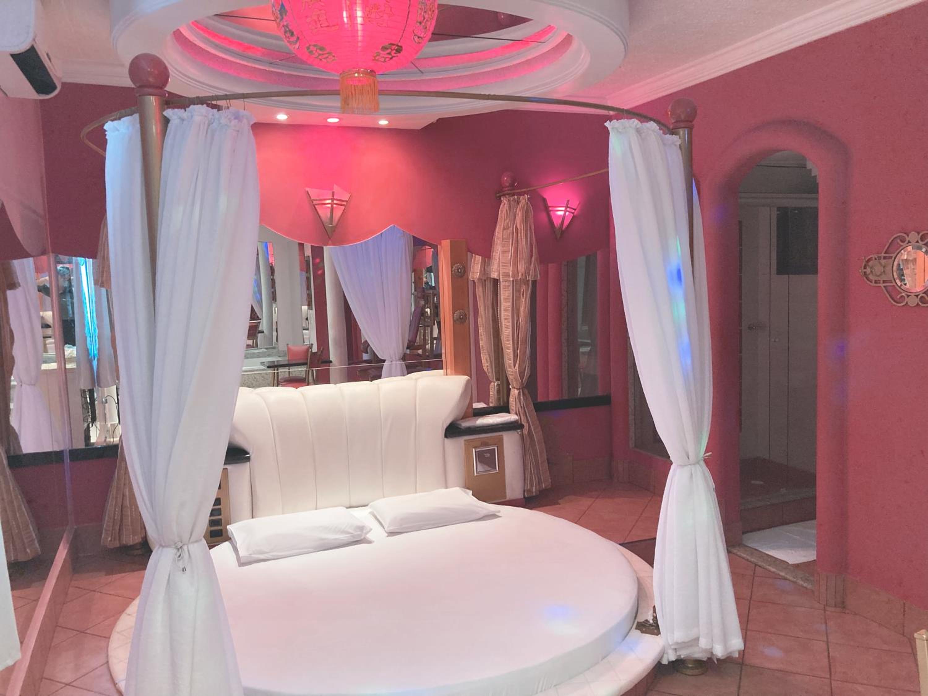 Studio with Spa Bath