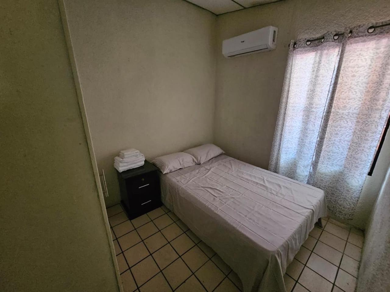 Four-Bedroom House photo 2