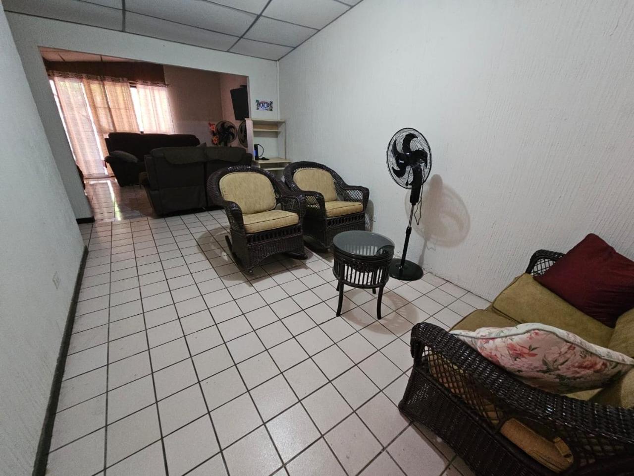 Four-Bedroom House photo 3