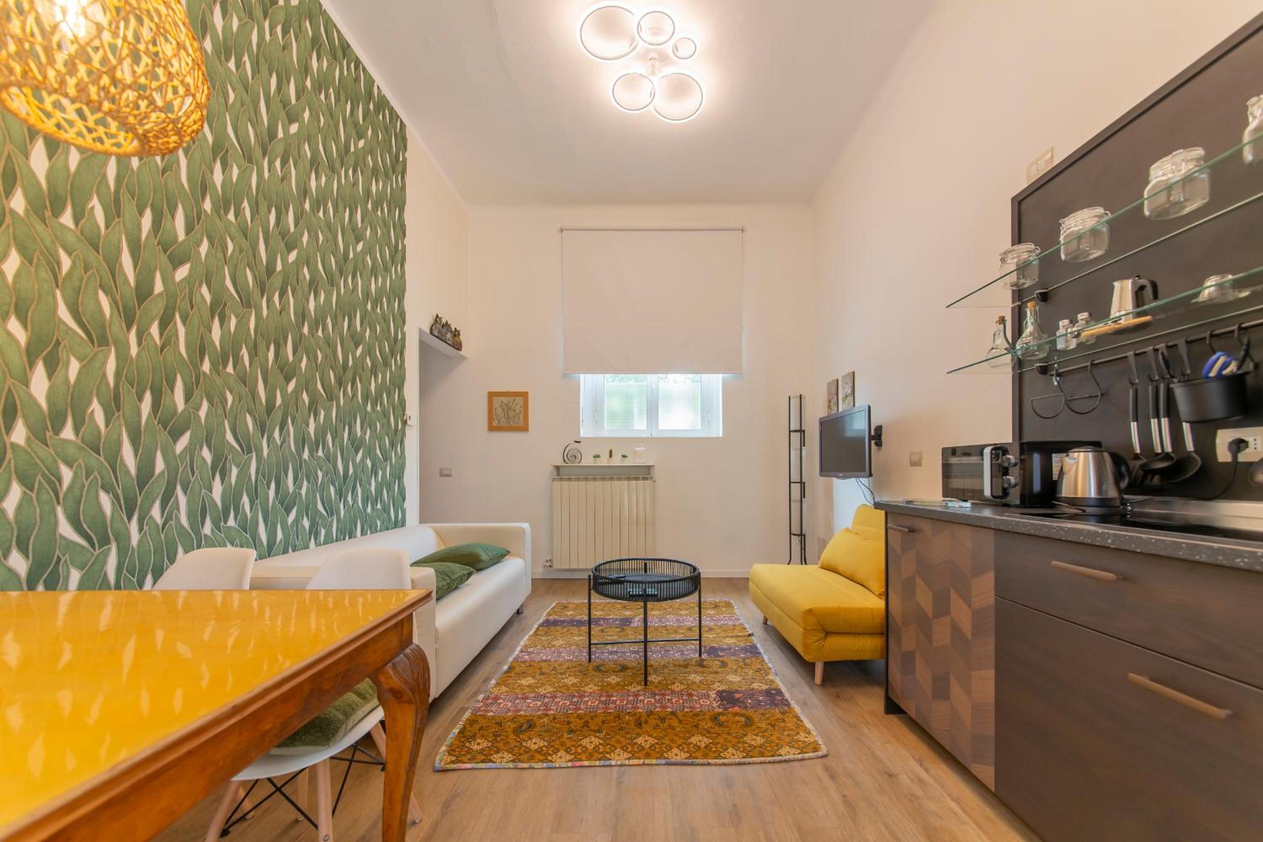 One-Bedroom Apartment photo 1
