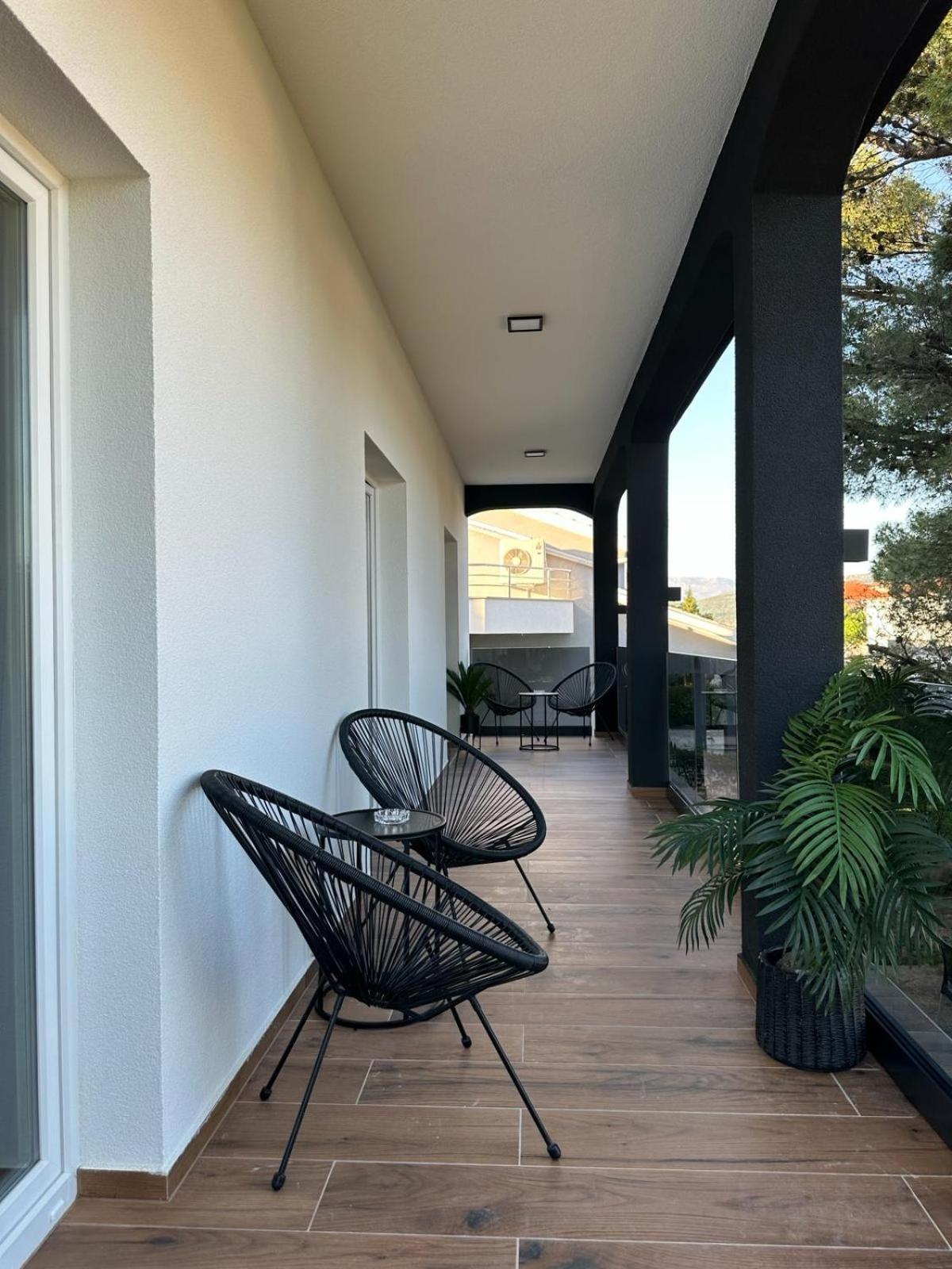 Two-Bedroom Apartment with Terrace and Sea View photo 3