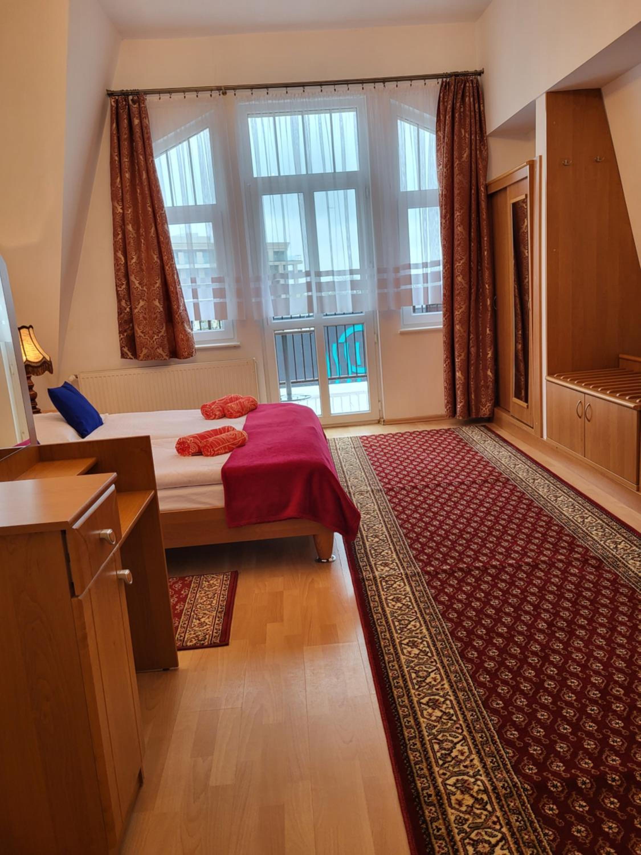 Twin Room with Bathroom - Photo 2