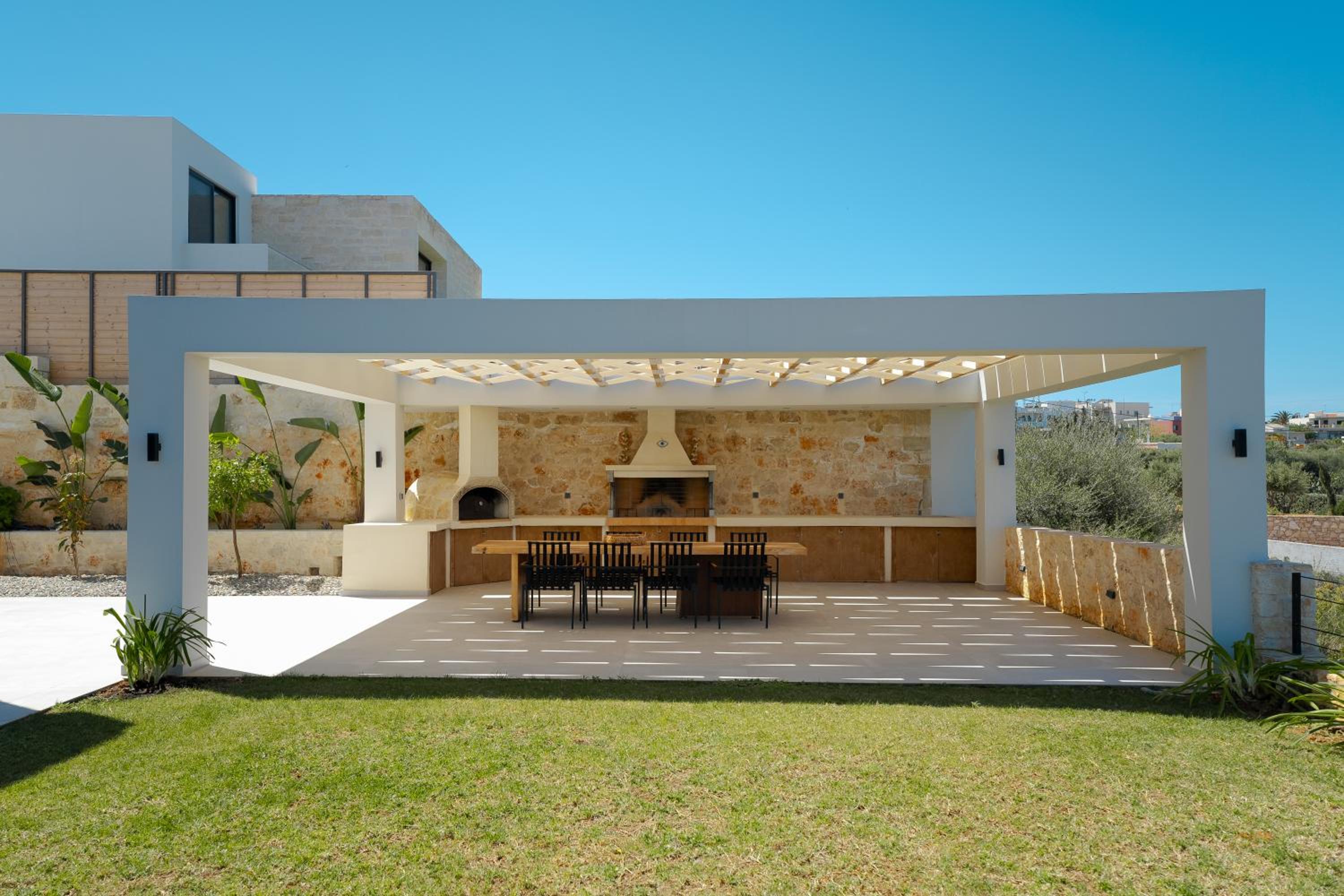 Villa photo 2