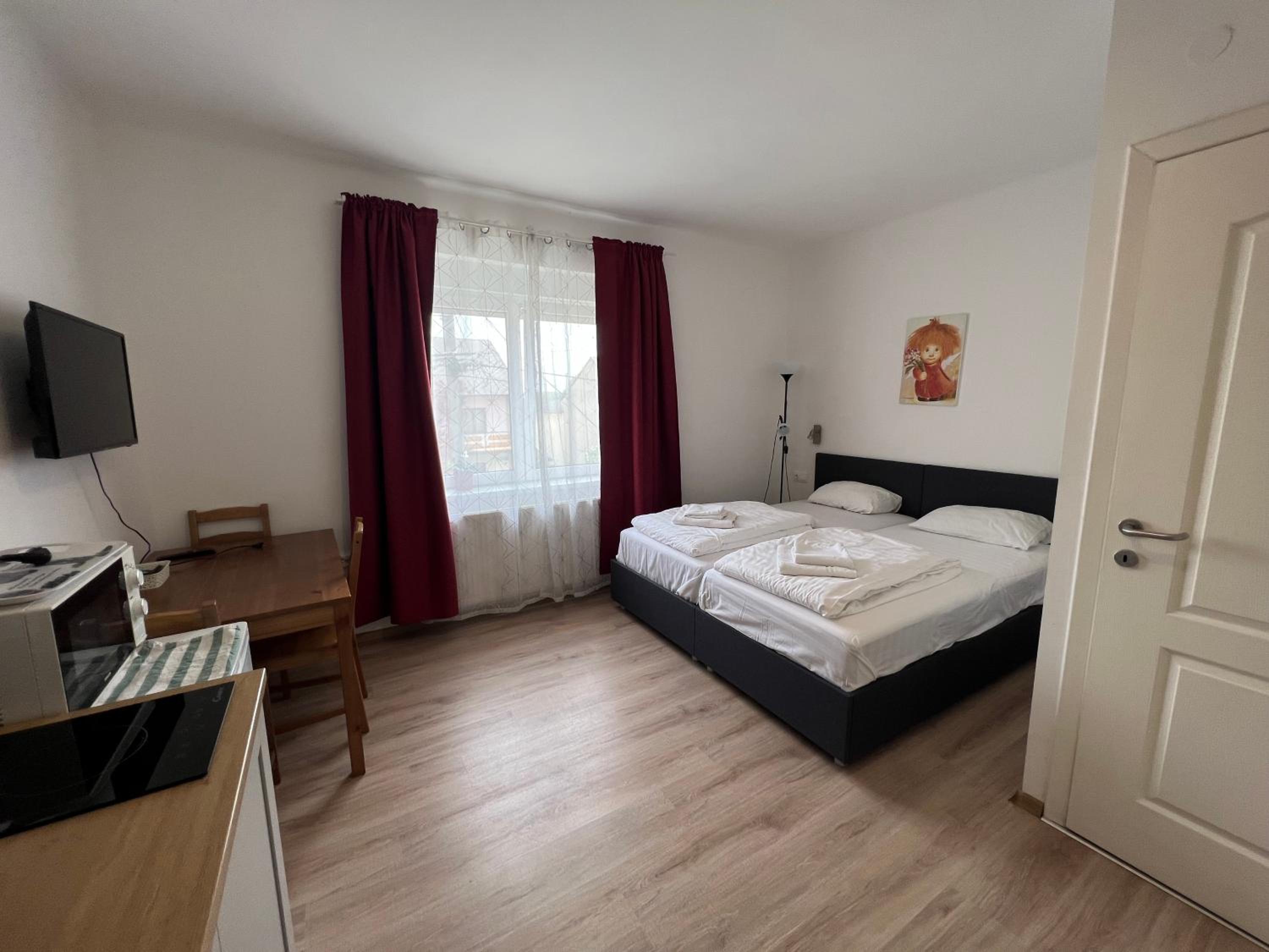 Large Double or Twin Room photo 1