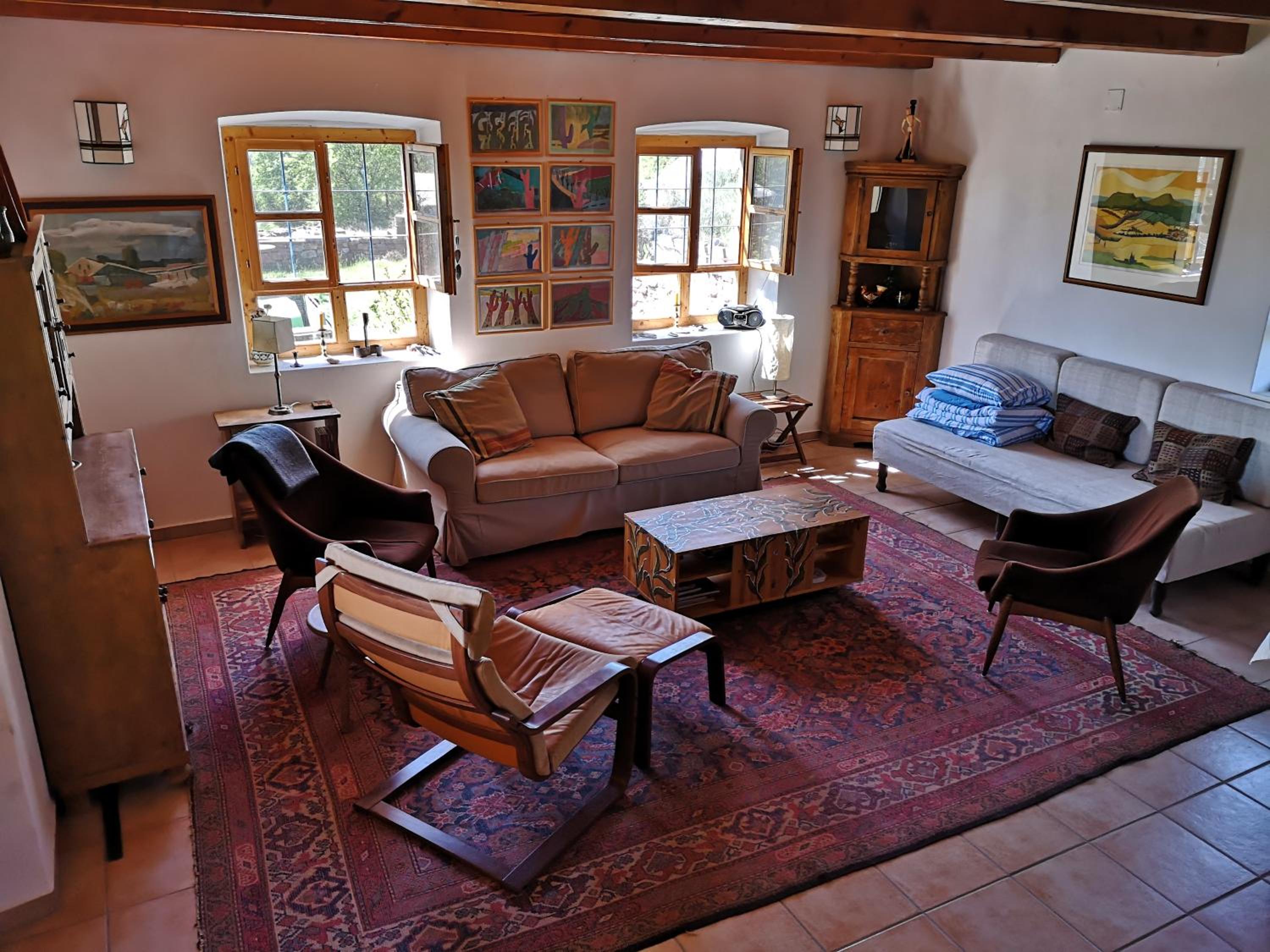 Three-Bedroom House photo 3
