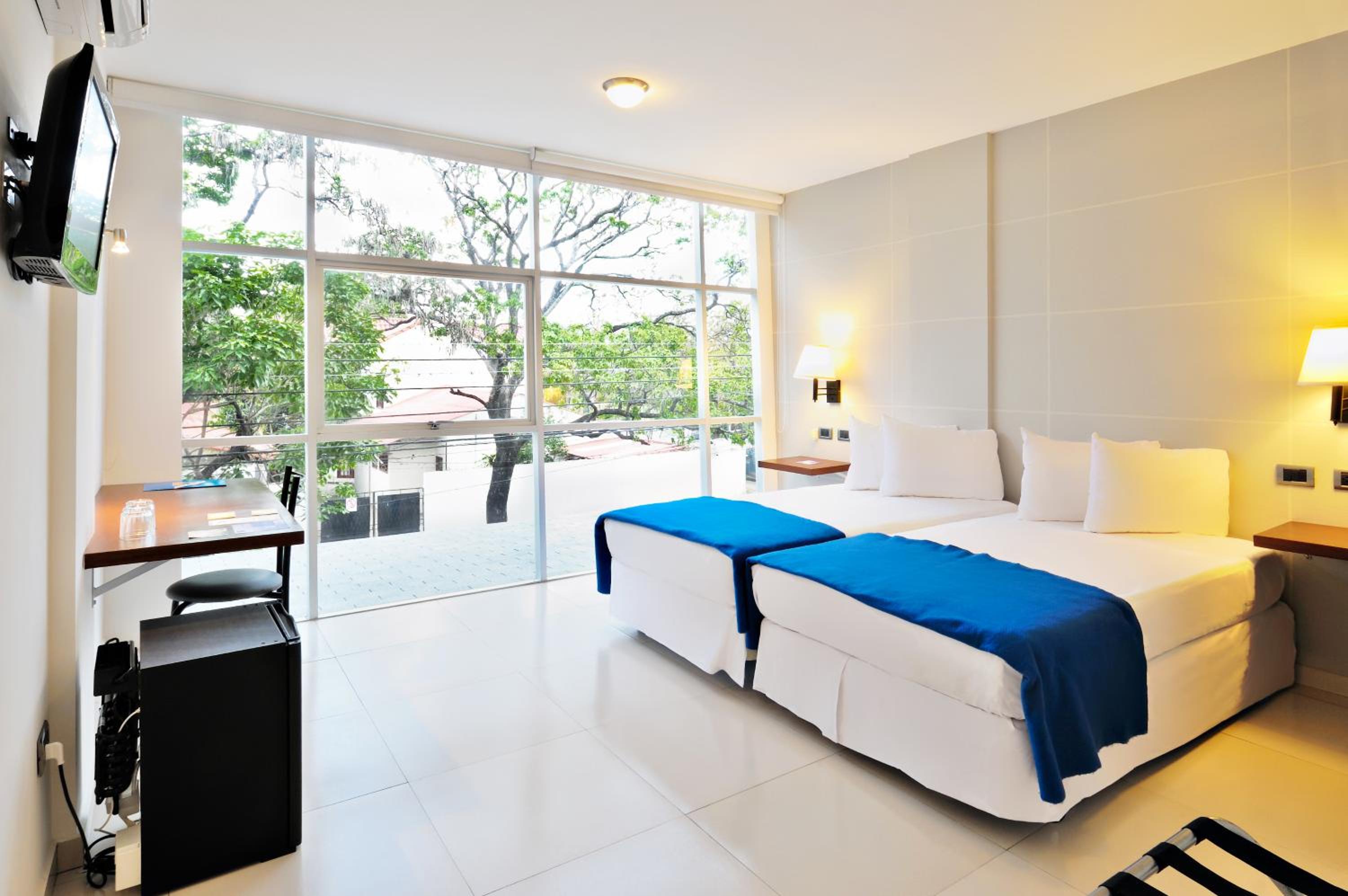 Twin Room - Photo 4