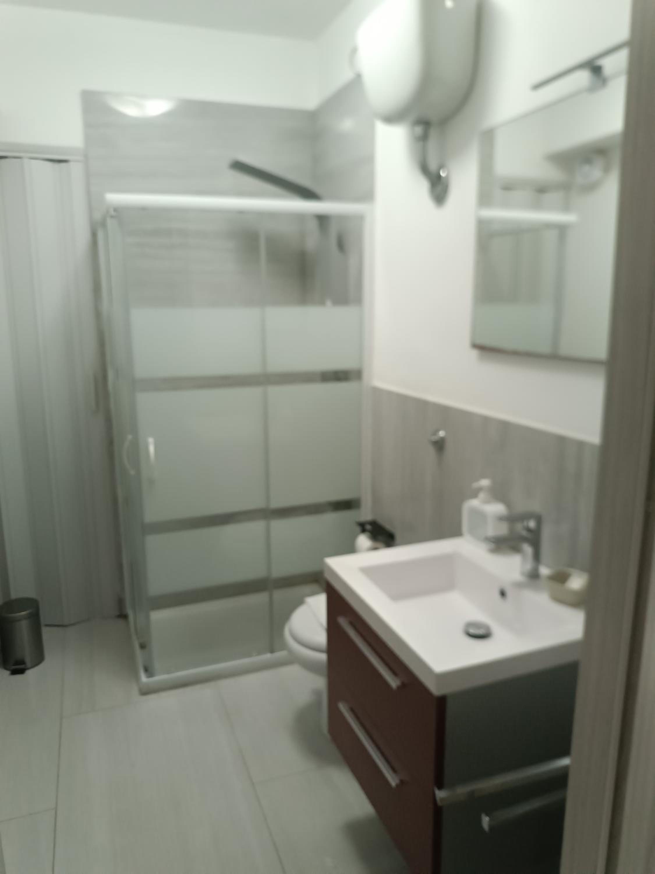 Deluxe King Room - Photo 7