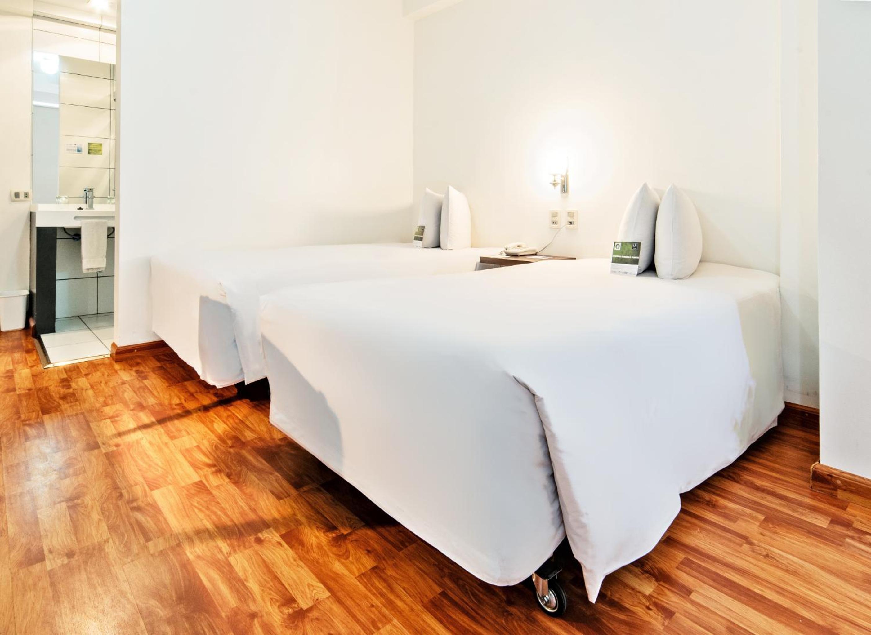 Twin Room - Photo 4