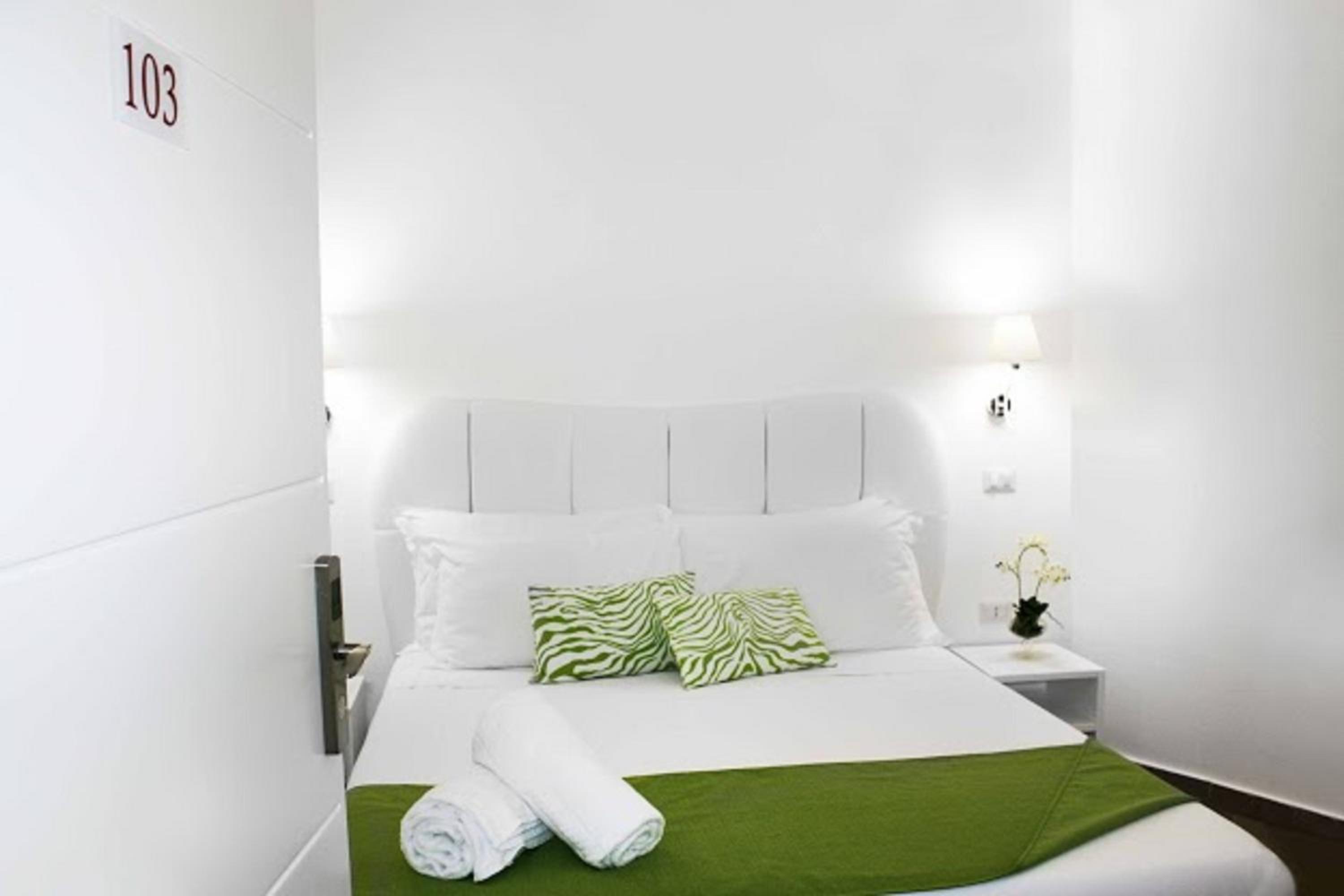 Economy Double Room photo 3
