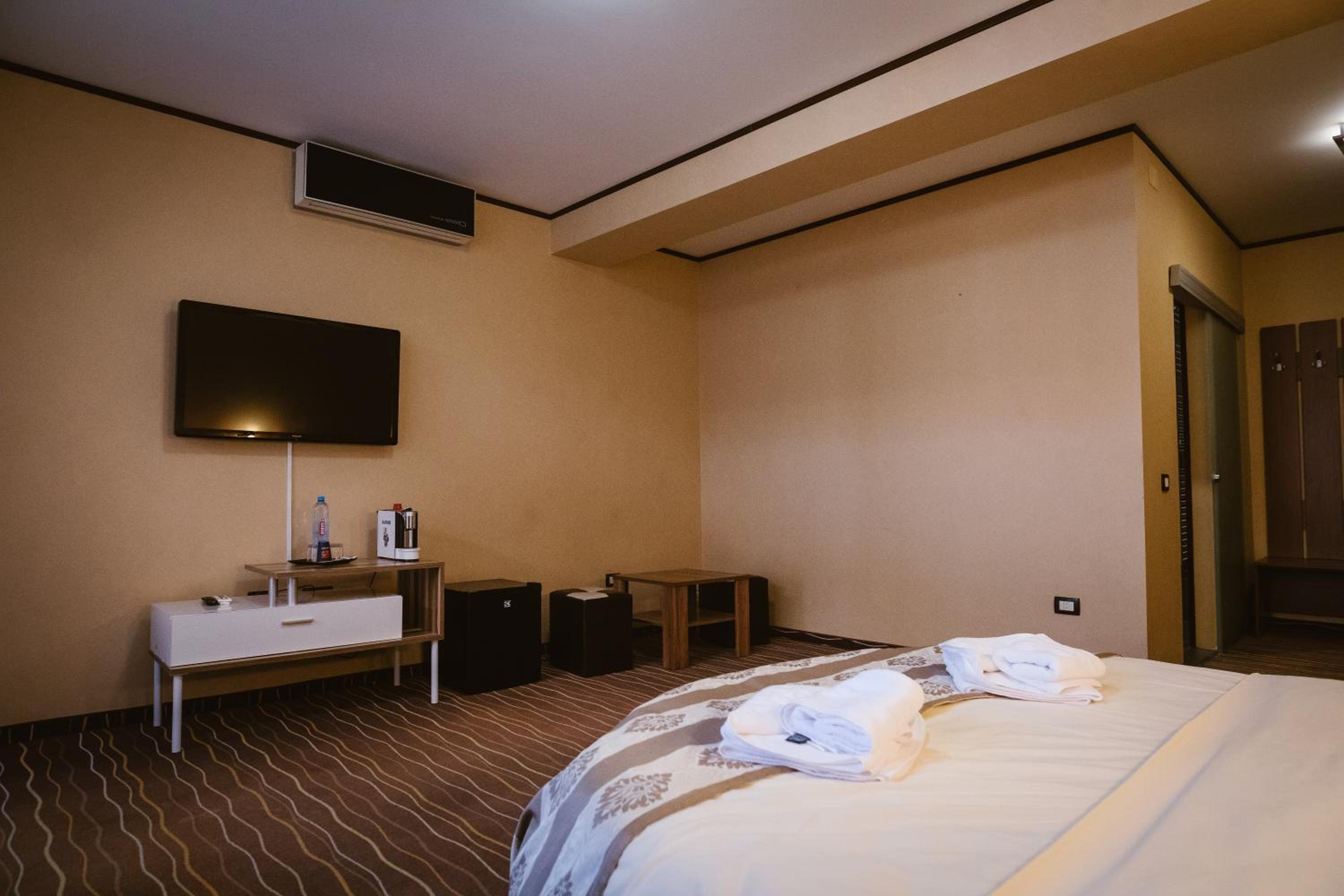 Economy Double Room photo 2