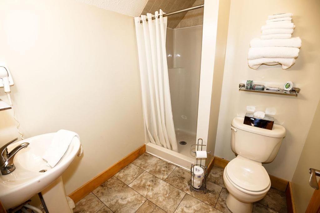 Two-Bedroom House - Photo 11