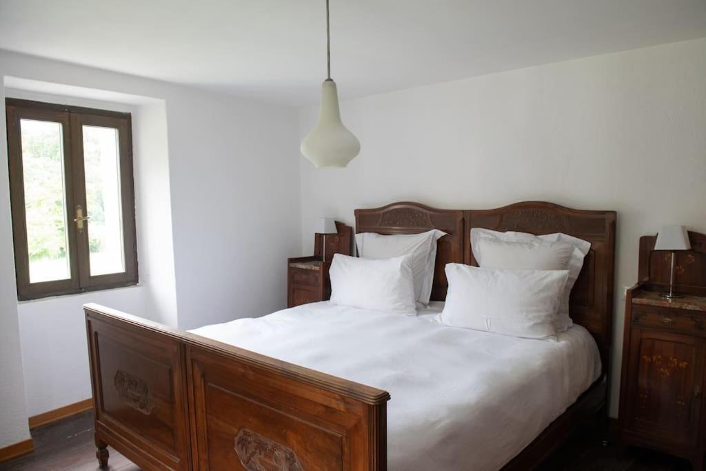 Eight-Bedroom House photo 1