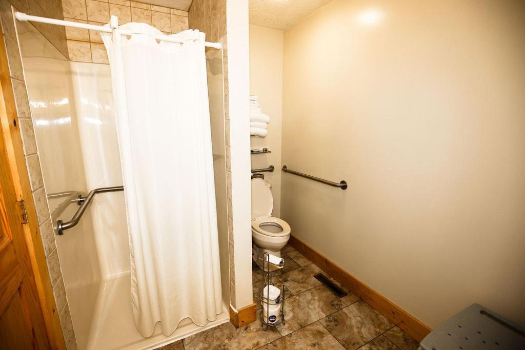 Two-Bedroom House - Photo 3