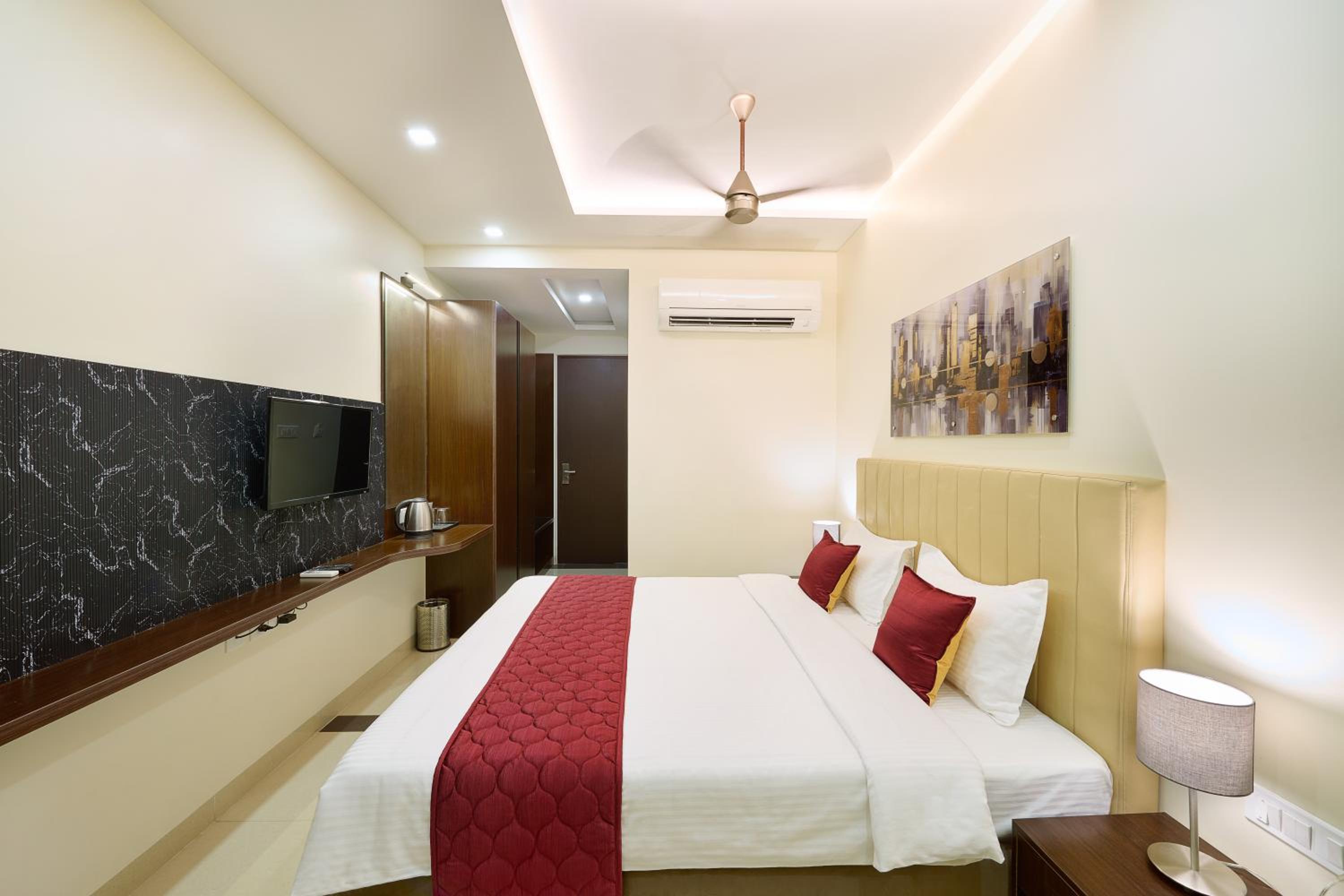 Deluxe Queen Room photo 2