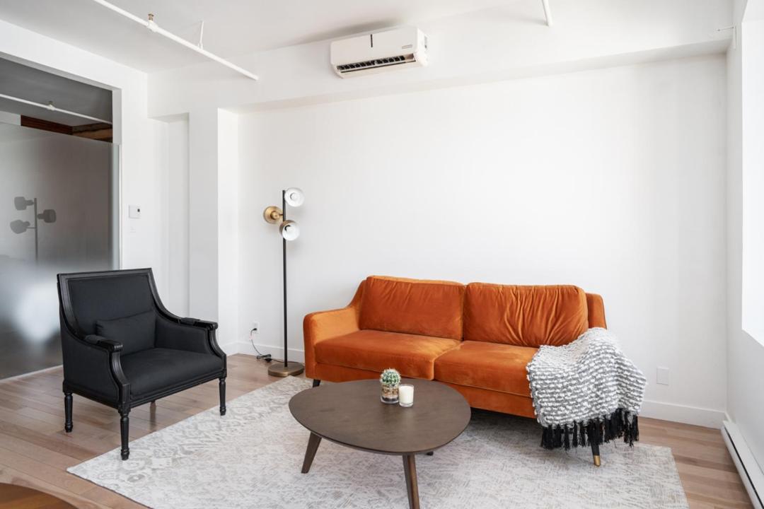 Premium Twin Loft with 2 Beds and Arched Windows