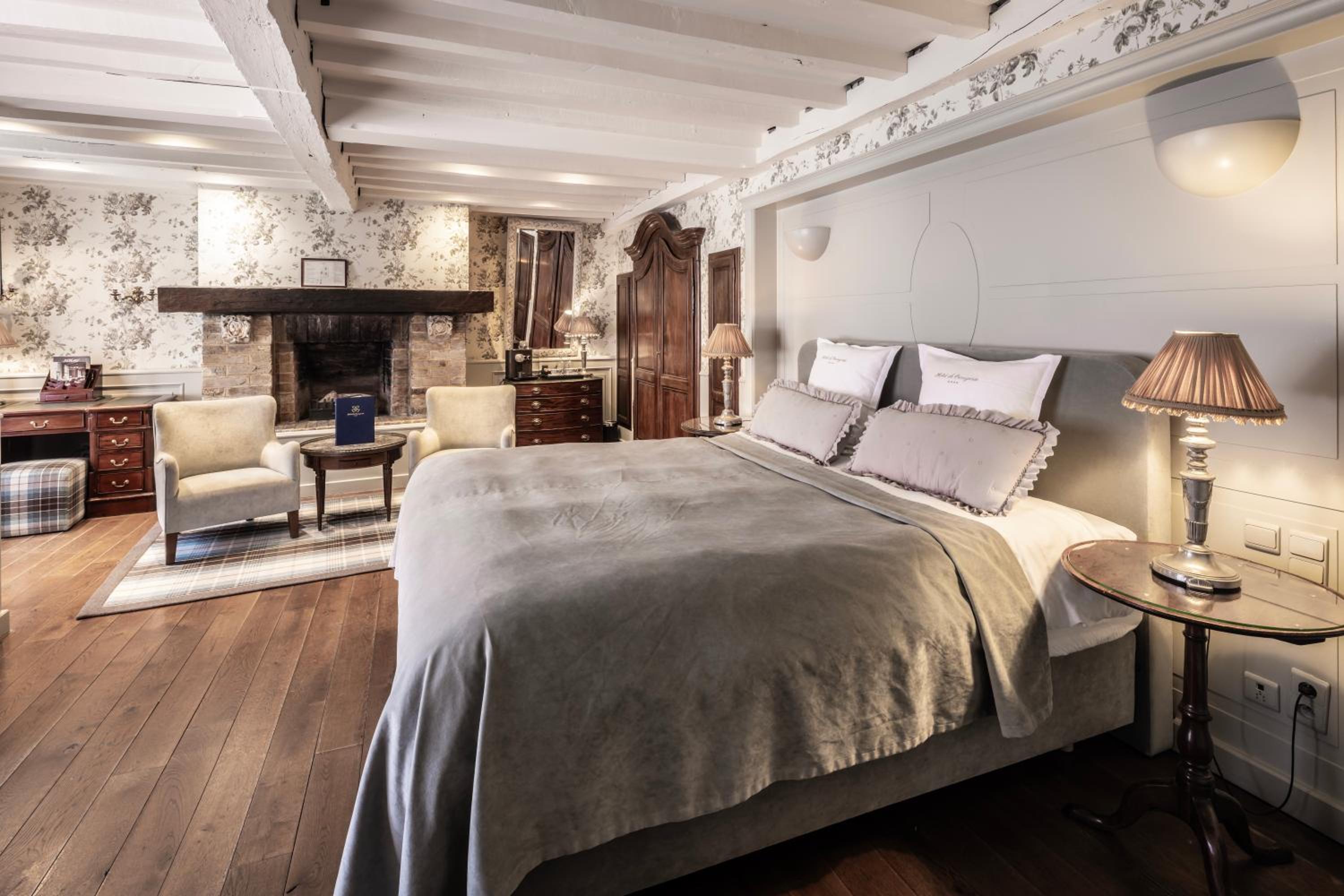 Deluxe Heritage Room photo 2