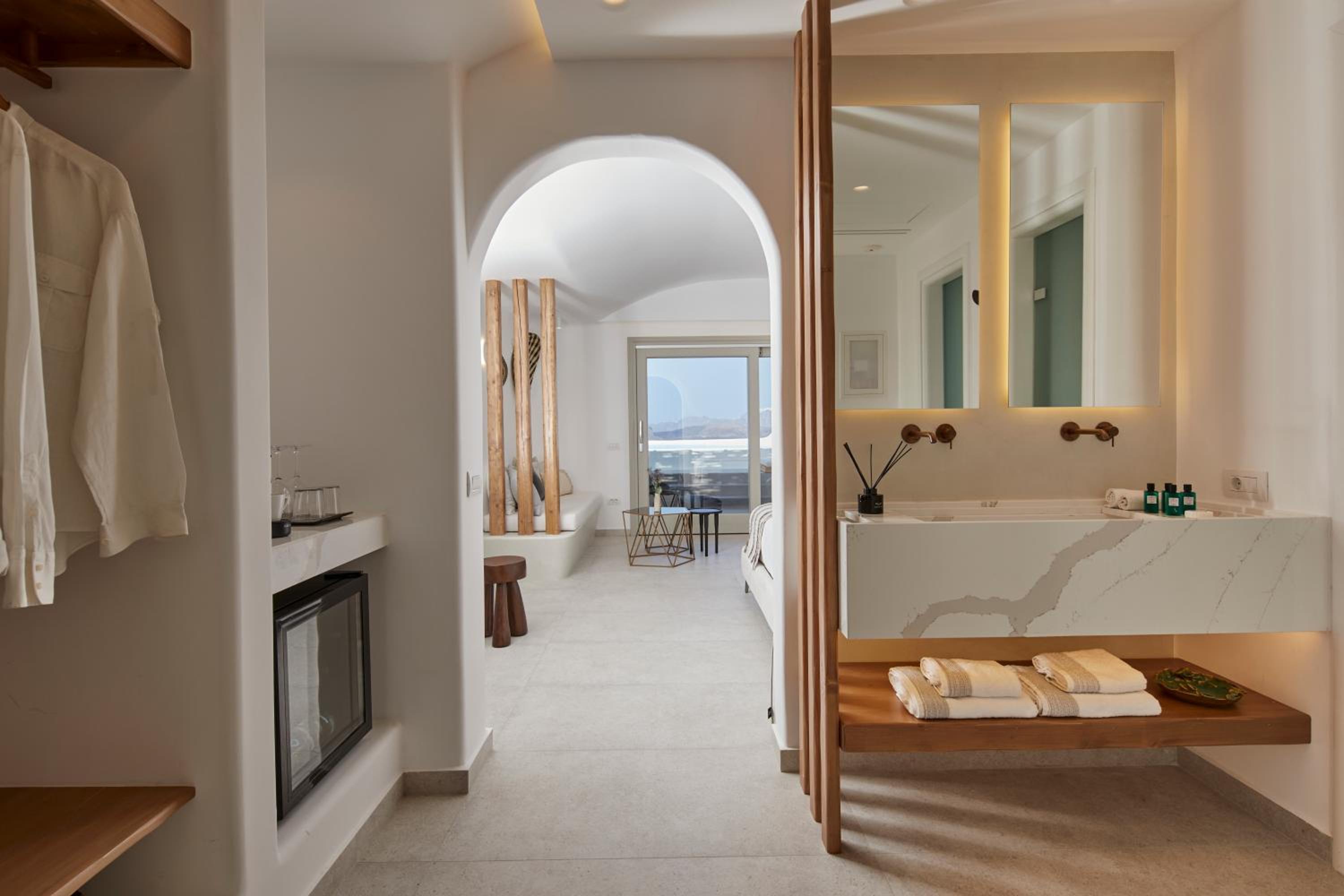 The Diamond Suite with Diamond Infinity Heated Private Pool - Photo 8