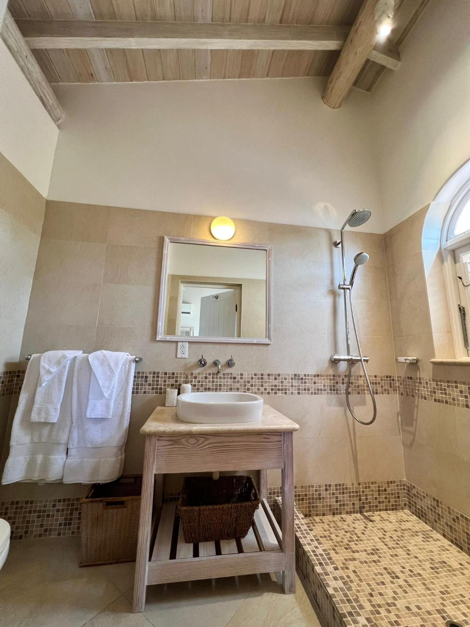 Three-Bedroom Villa photo 2