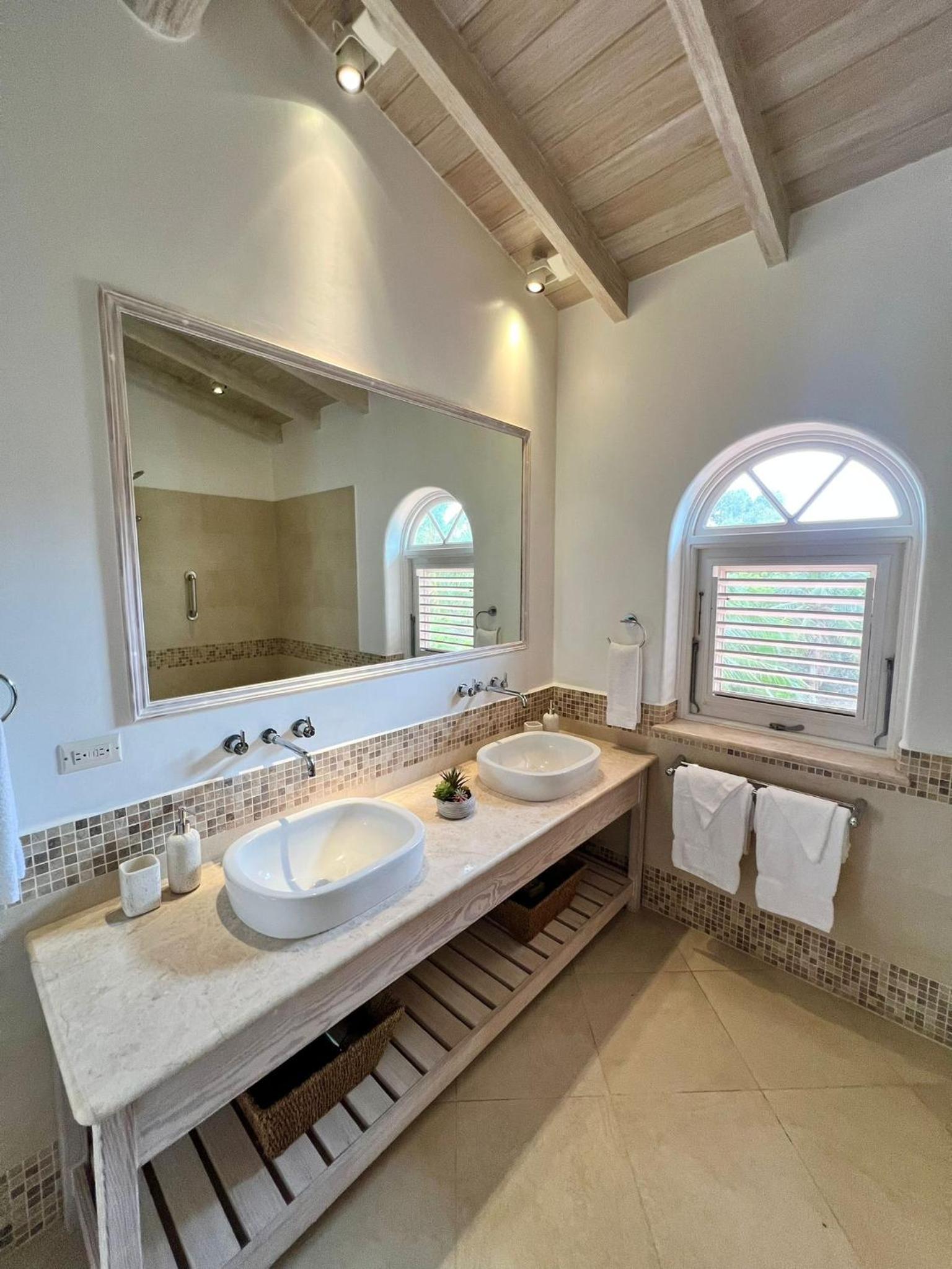 Three-Bedroom Villa photo 3