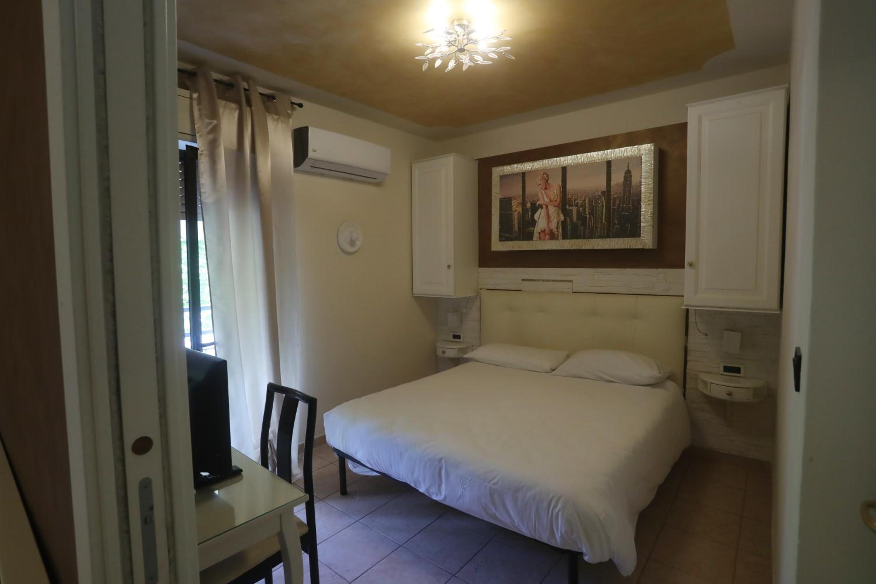 Family Room with Balcony photo 1
