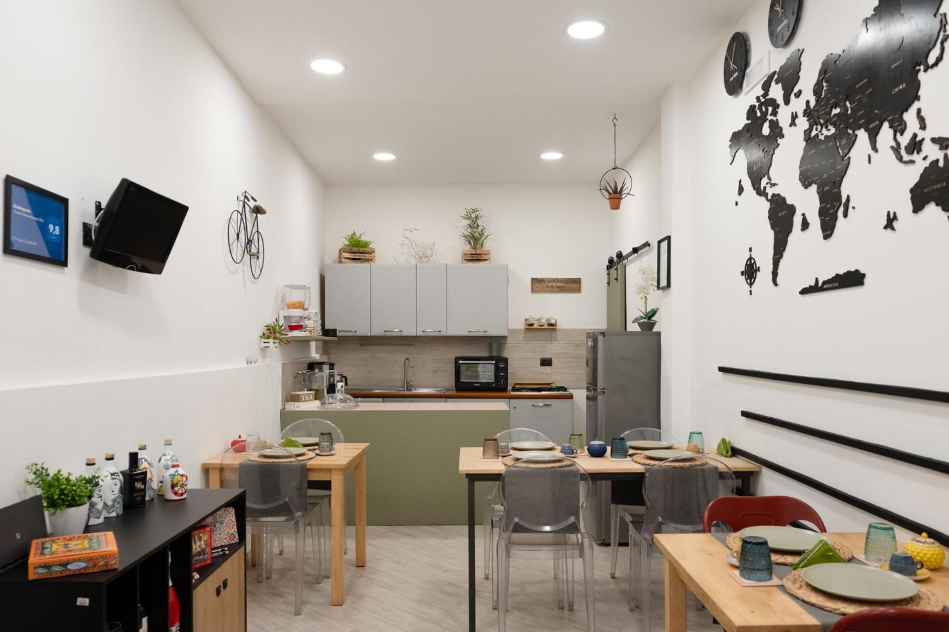Triple Room with Balcony - Photo 15