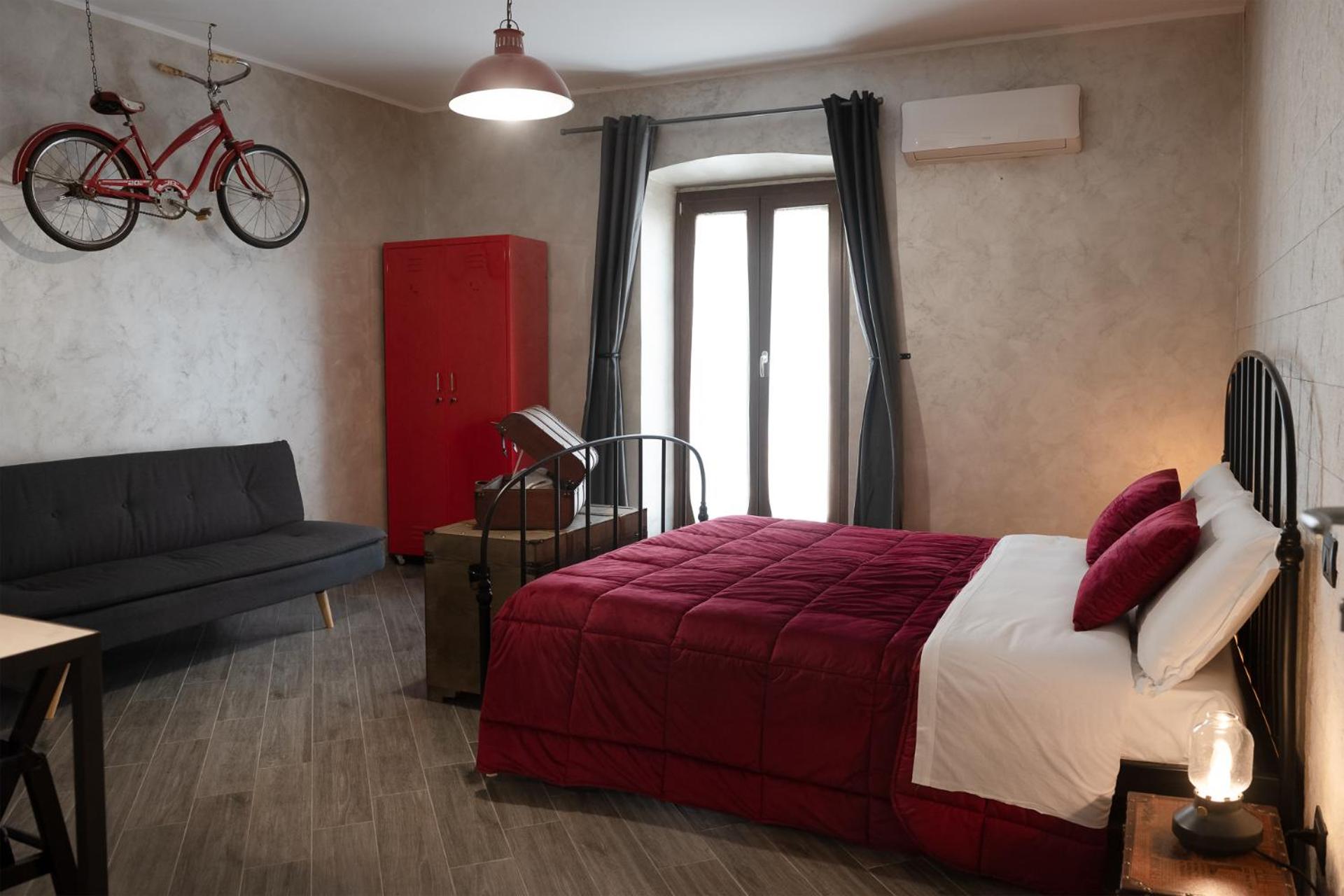 Triple Room with Balcony - Photo 14