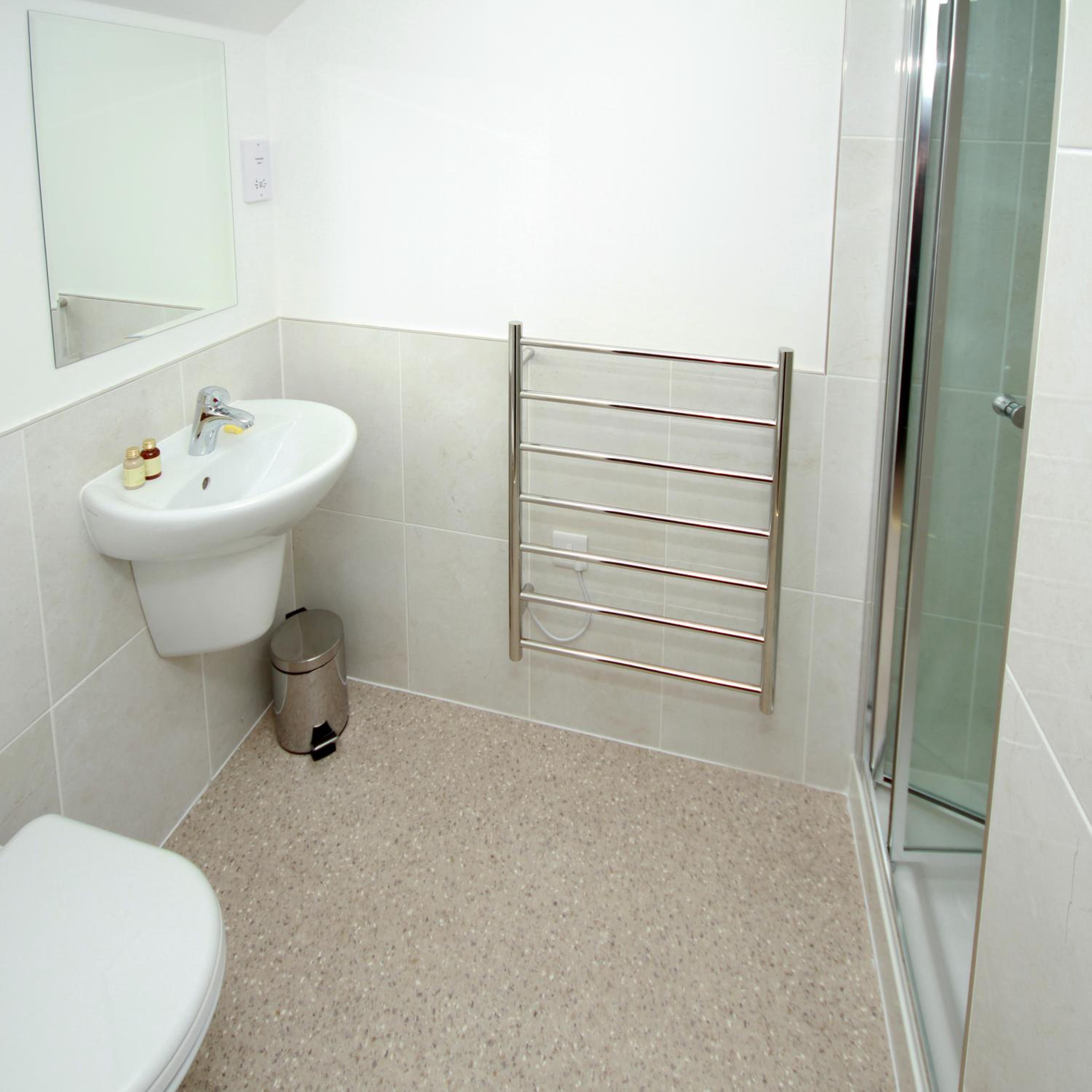 Standard Twin Room - Photo 4