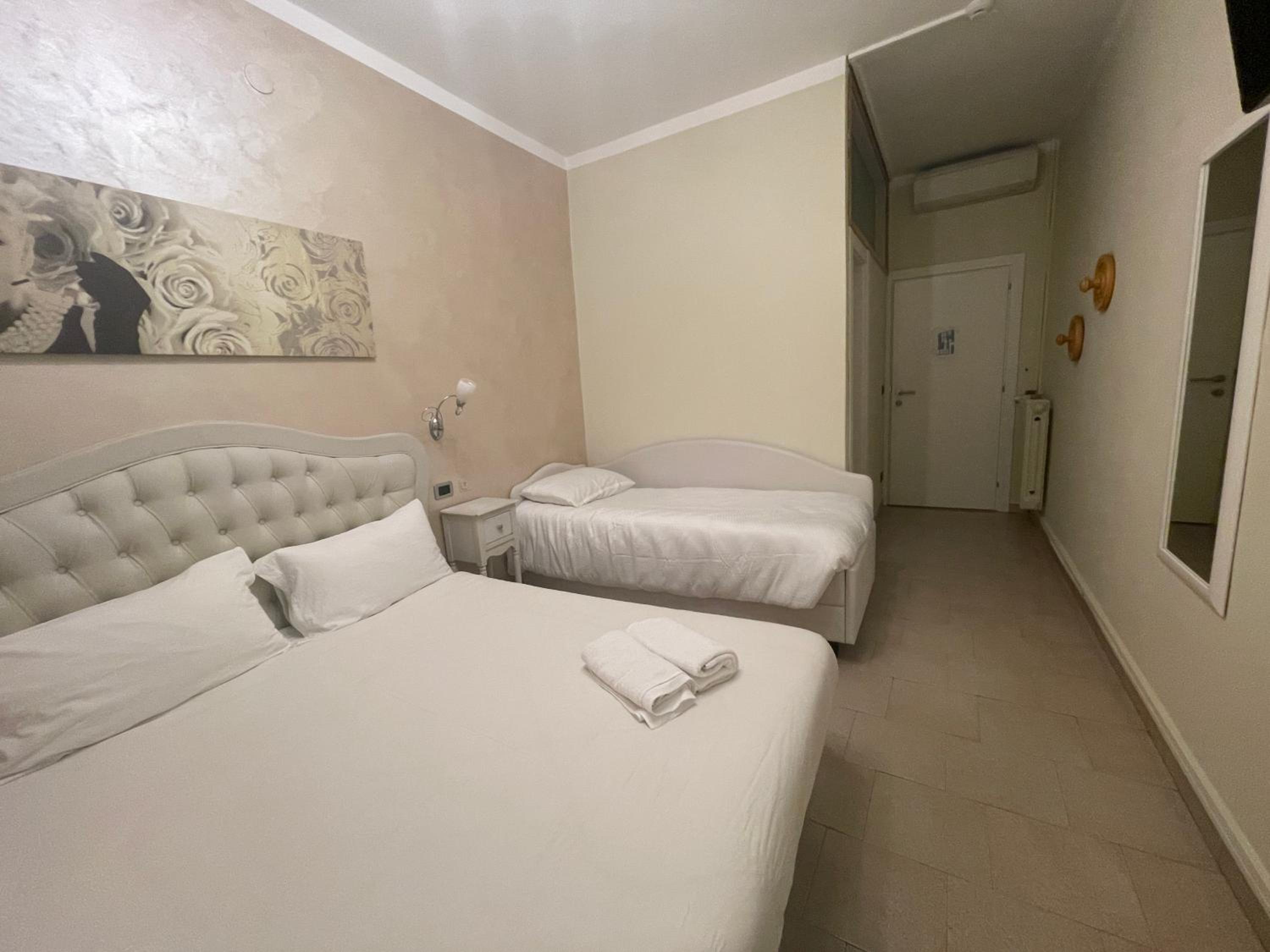 Classic Triple Room photo 1