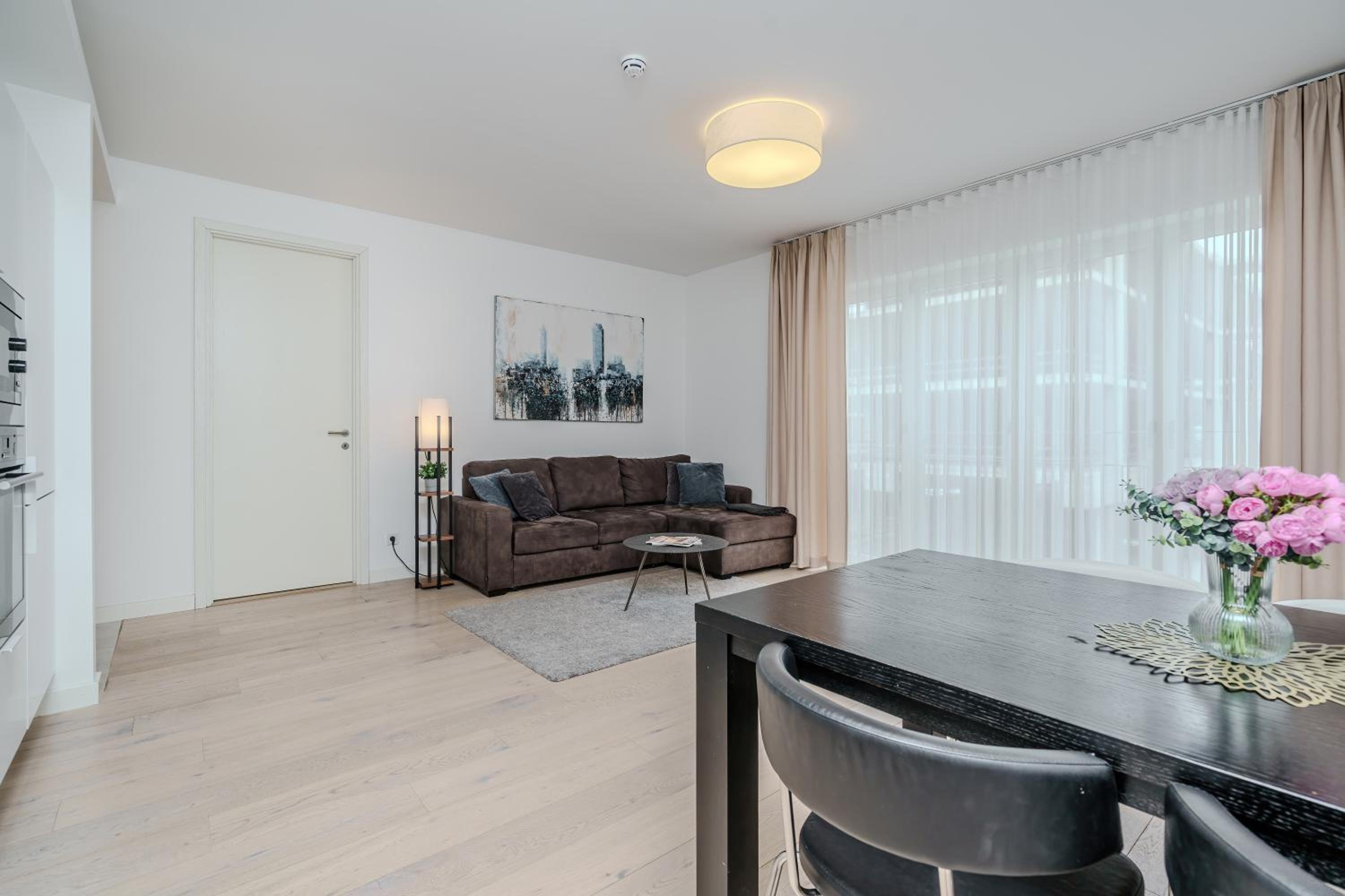 One-Bedroom Apartment photo 2