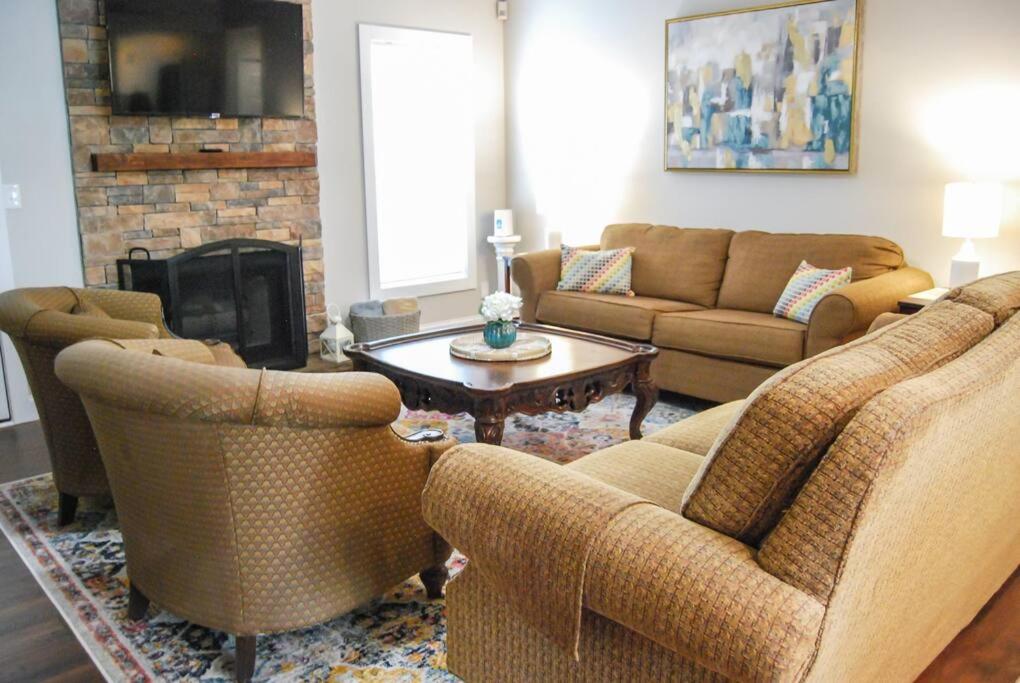 Three-Bedroom House photo 1