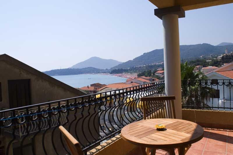 Triple Room with Terrace photo 2