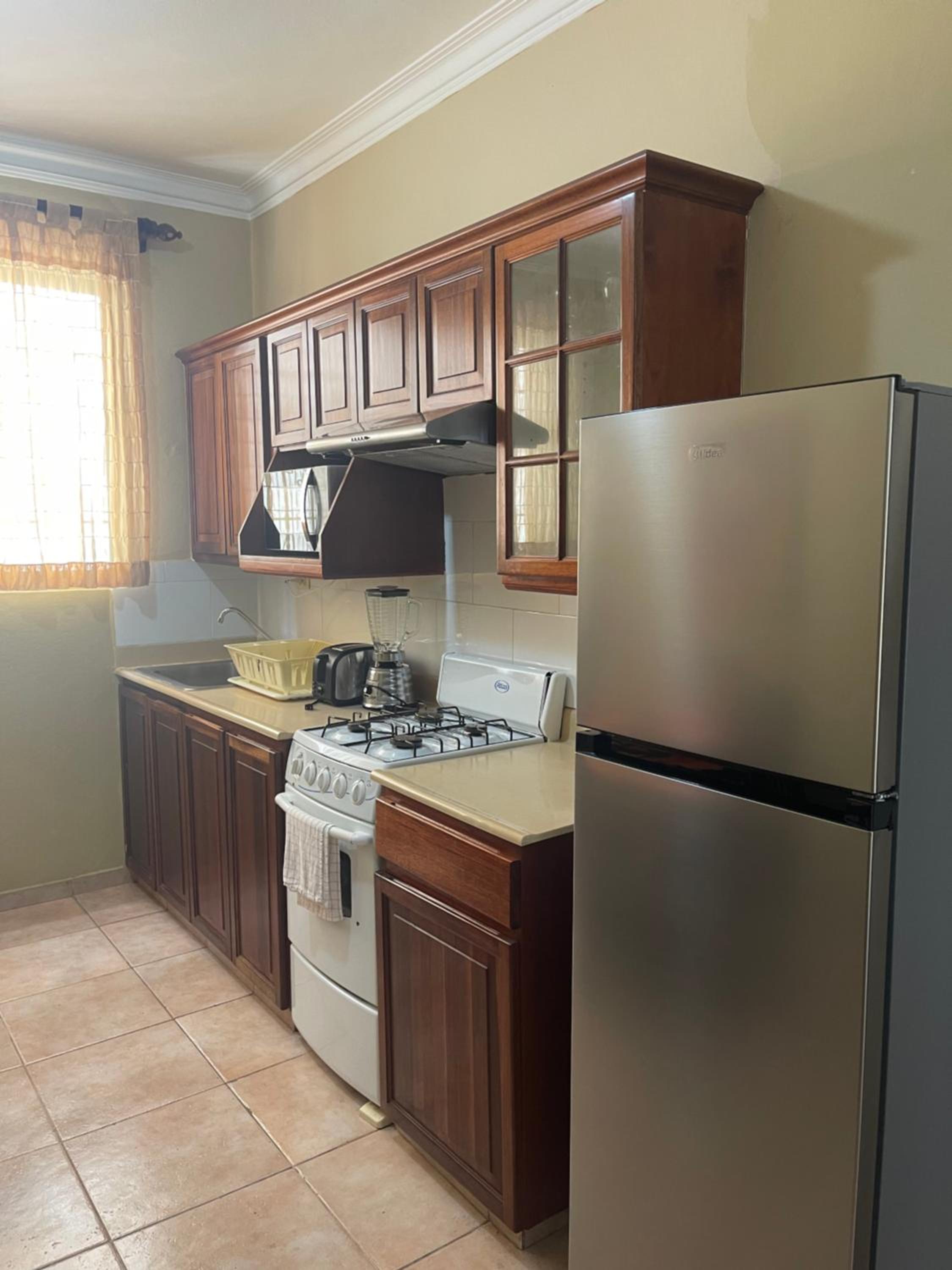 One-Bedroom Apartment - Photo 2