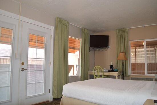 Standard Queen Room photo 2