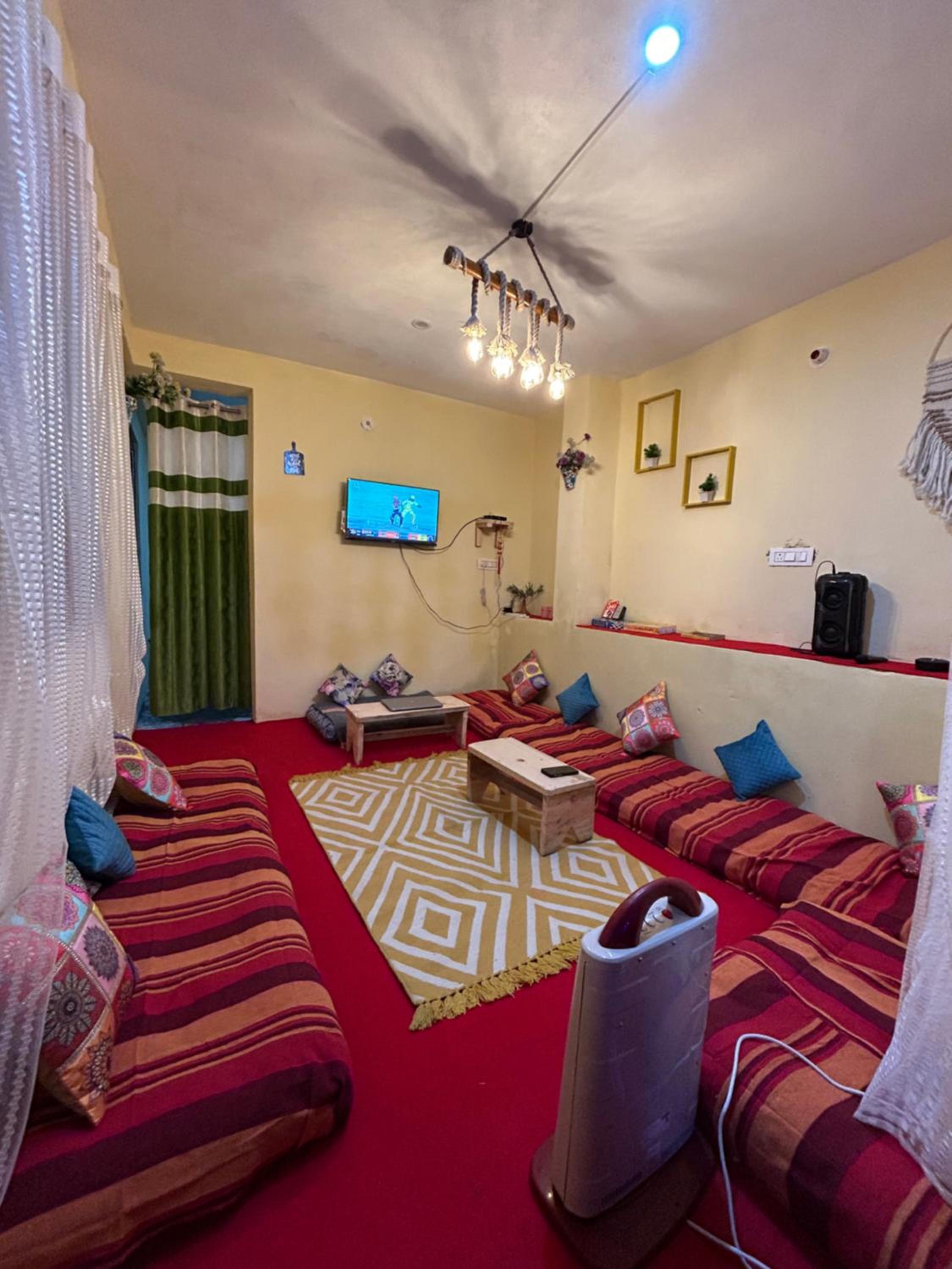 Family Room With Balcony photo 1
