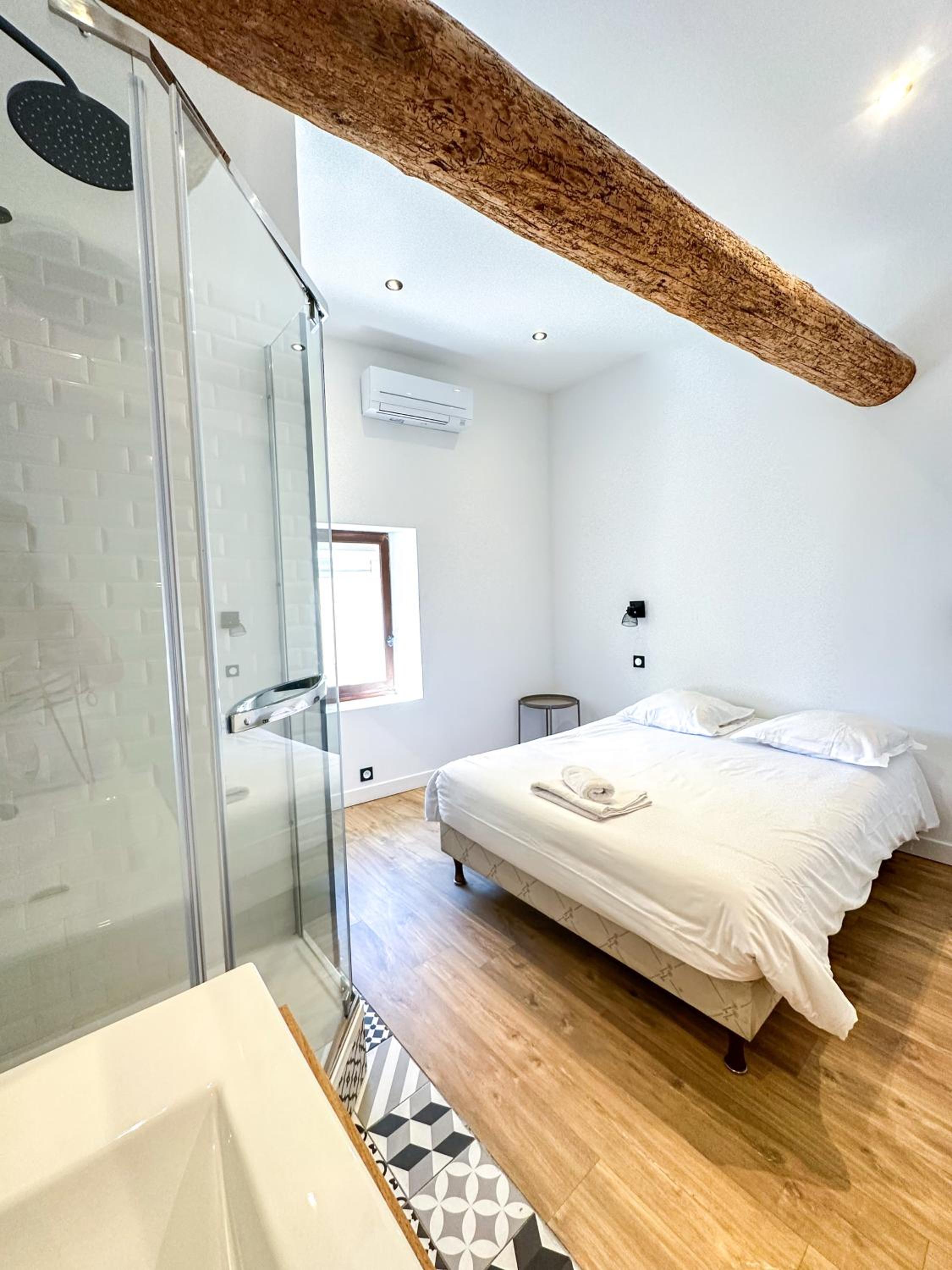 Standard Double Room - Photo 1