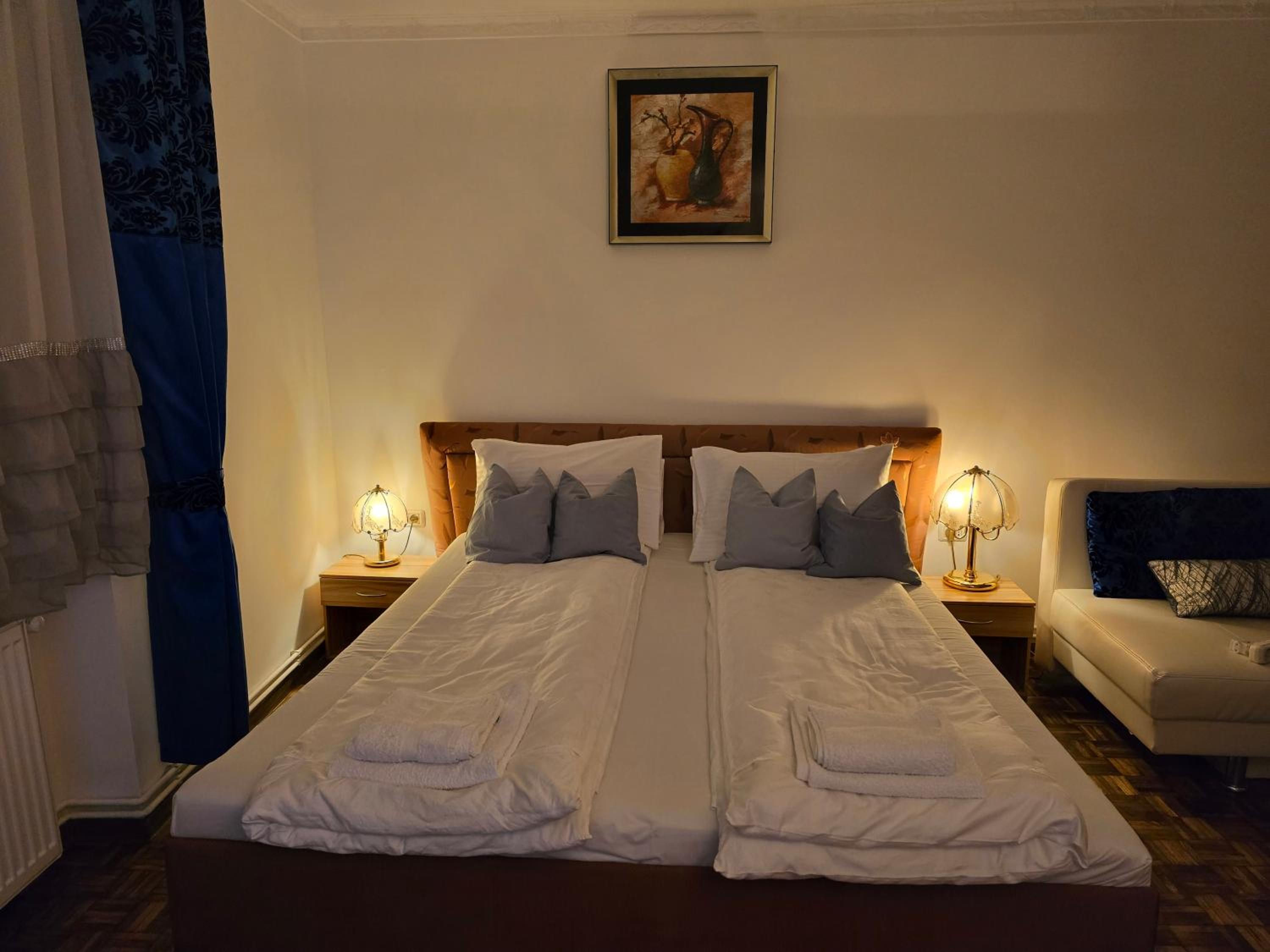 Triple Room with Private Bathroom photo 2