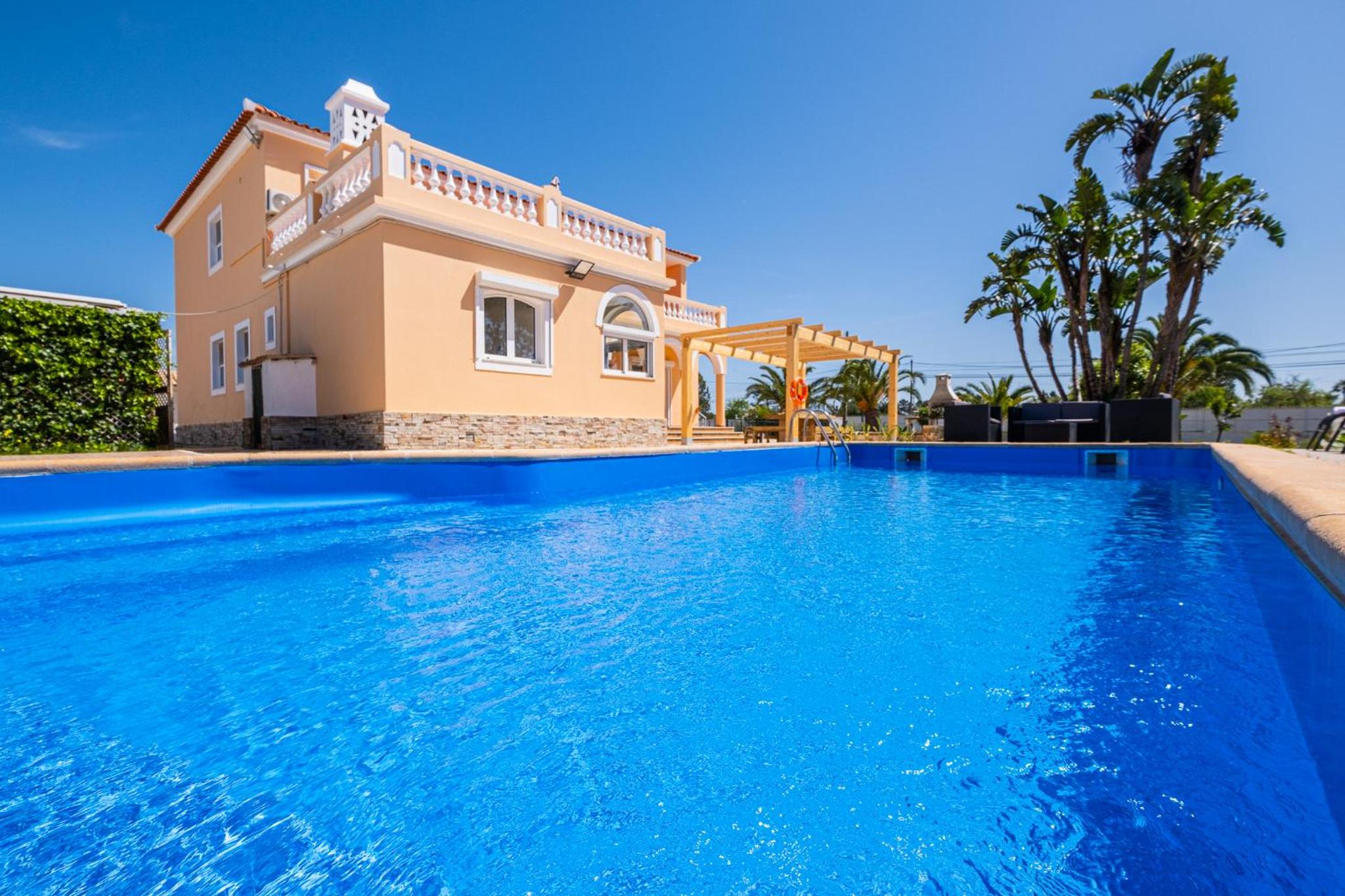 Villa photo 3