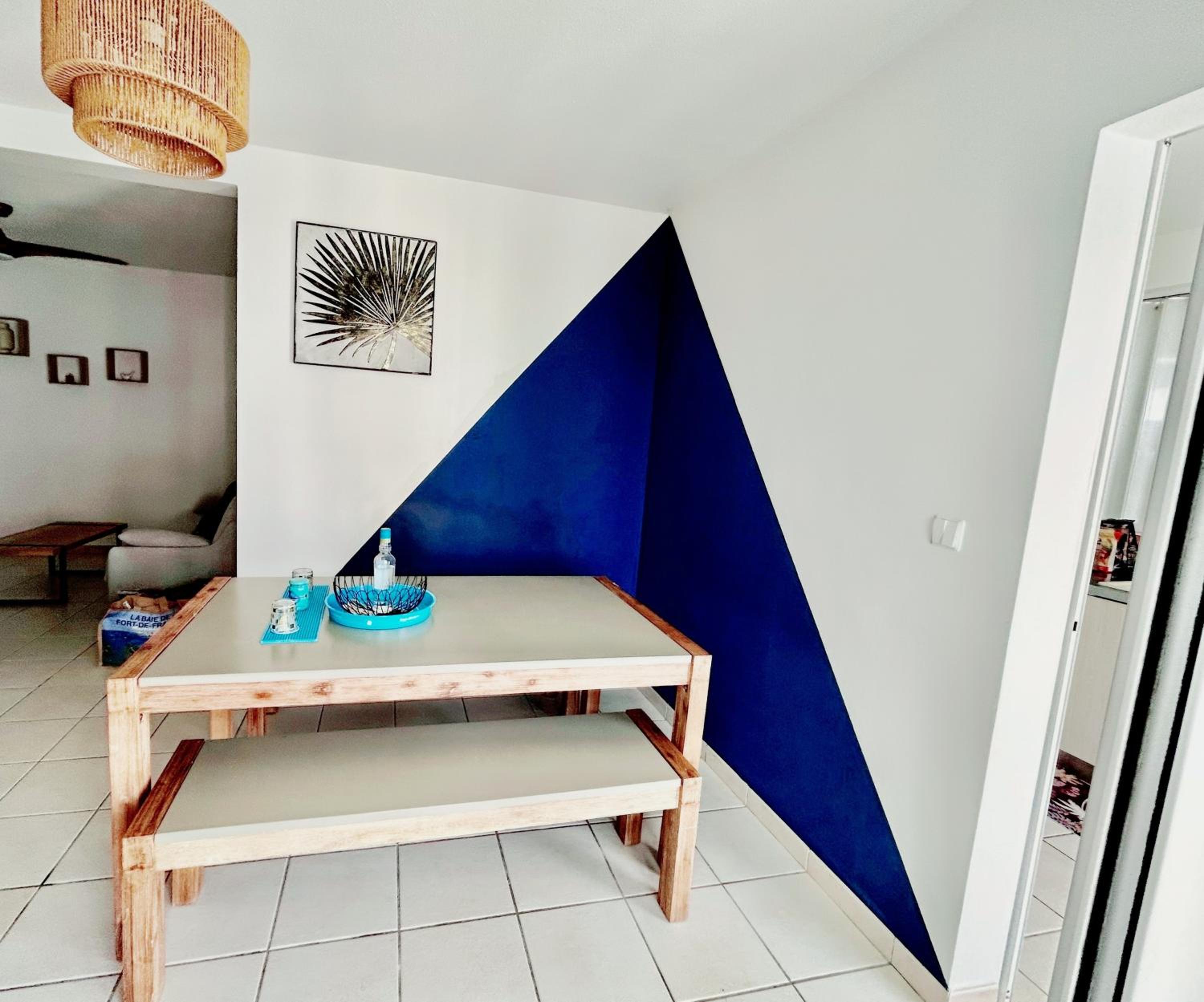 One-Bedroom Apartment photo 3