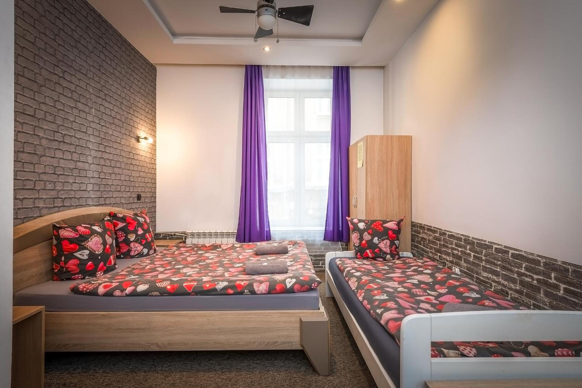 Comfort Triple Room with Shower - Photo 14