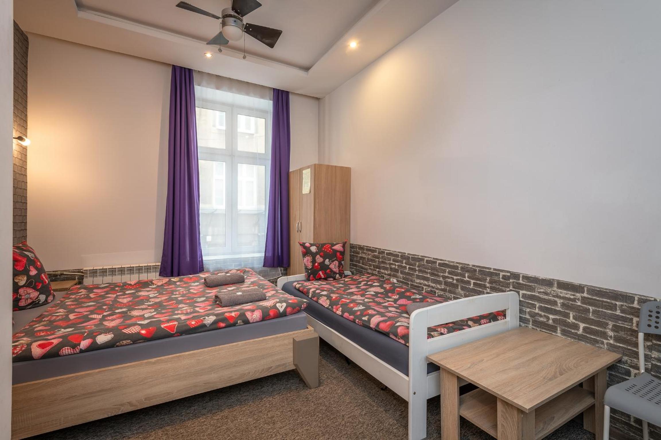 Comfort Triple Room with Shower - Photo 16