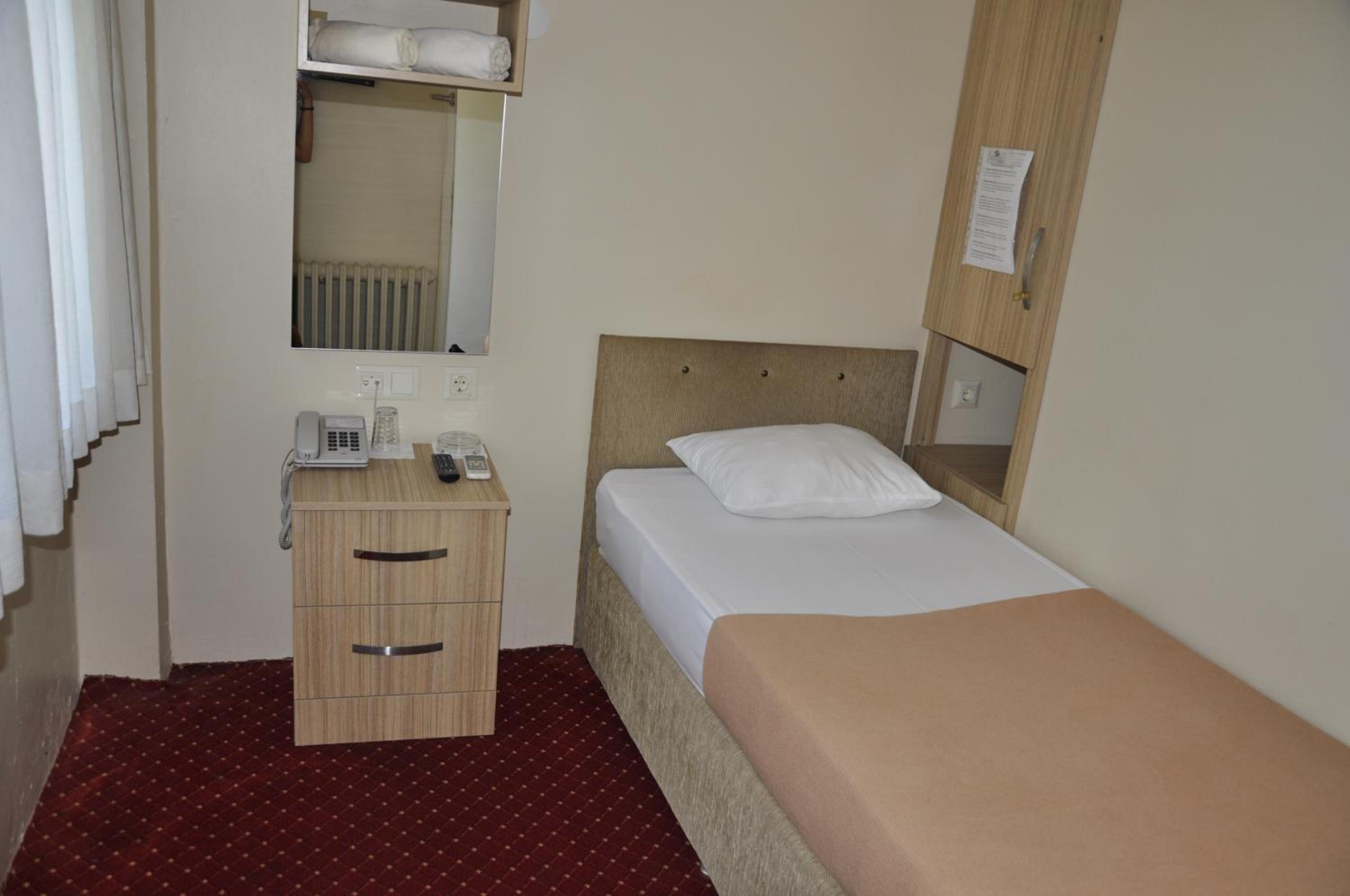 Standard Single Room photo 3