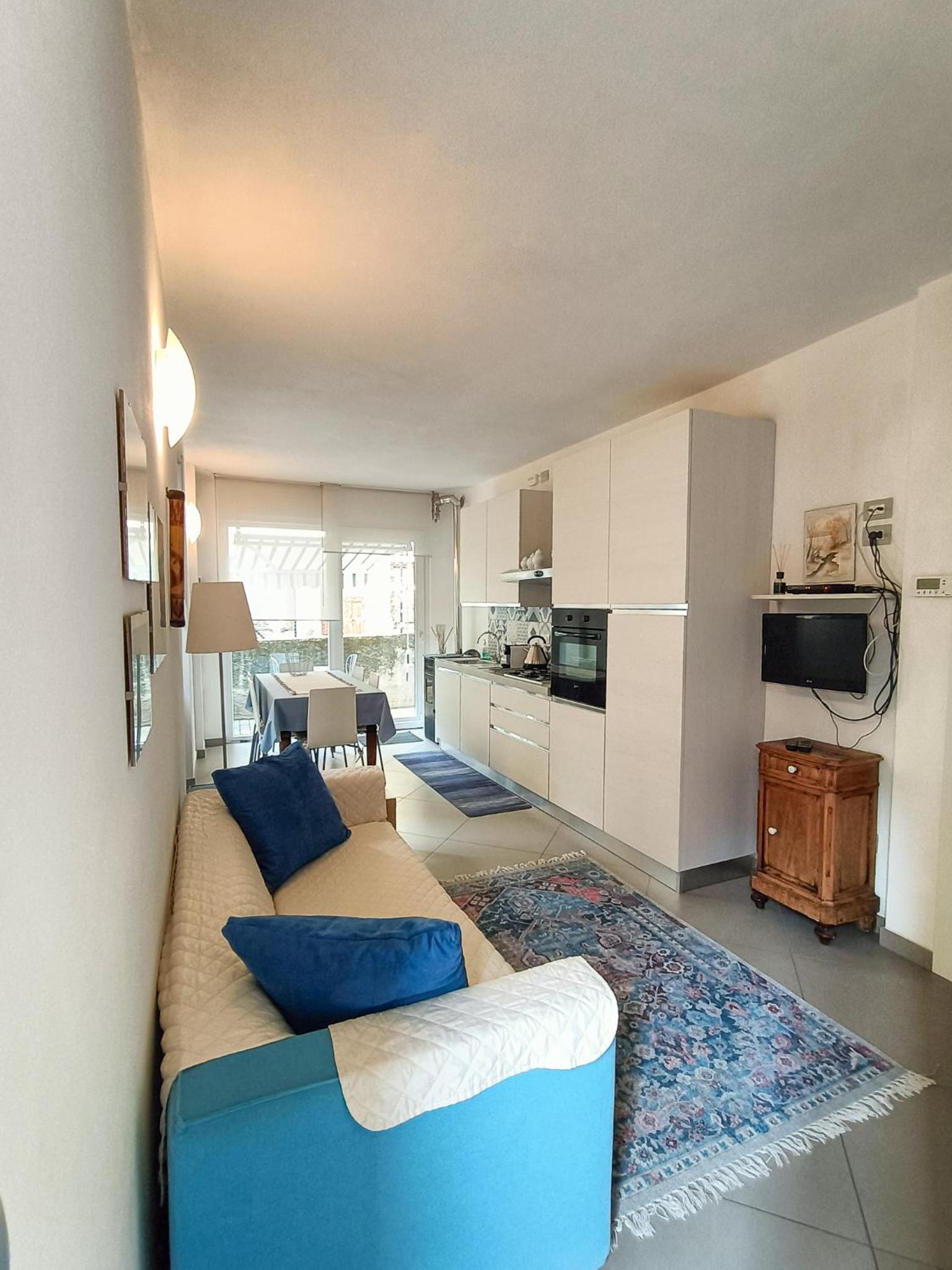 Apartment With Mountain View photo 1