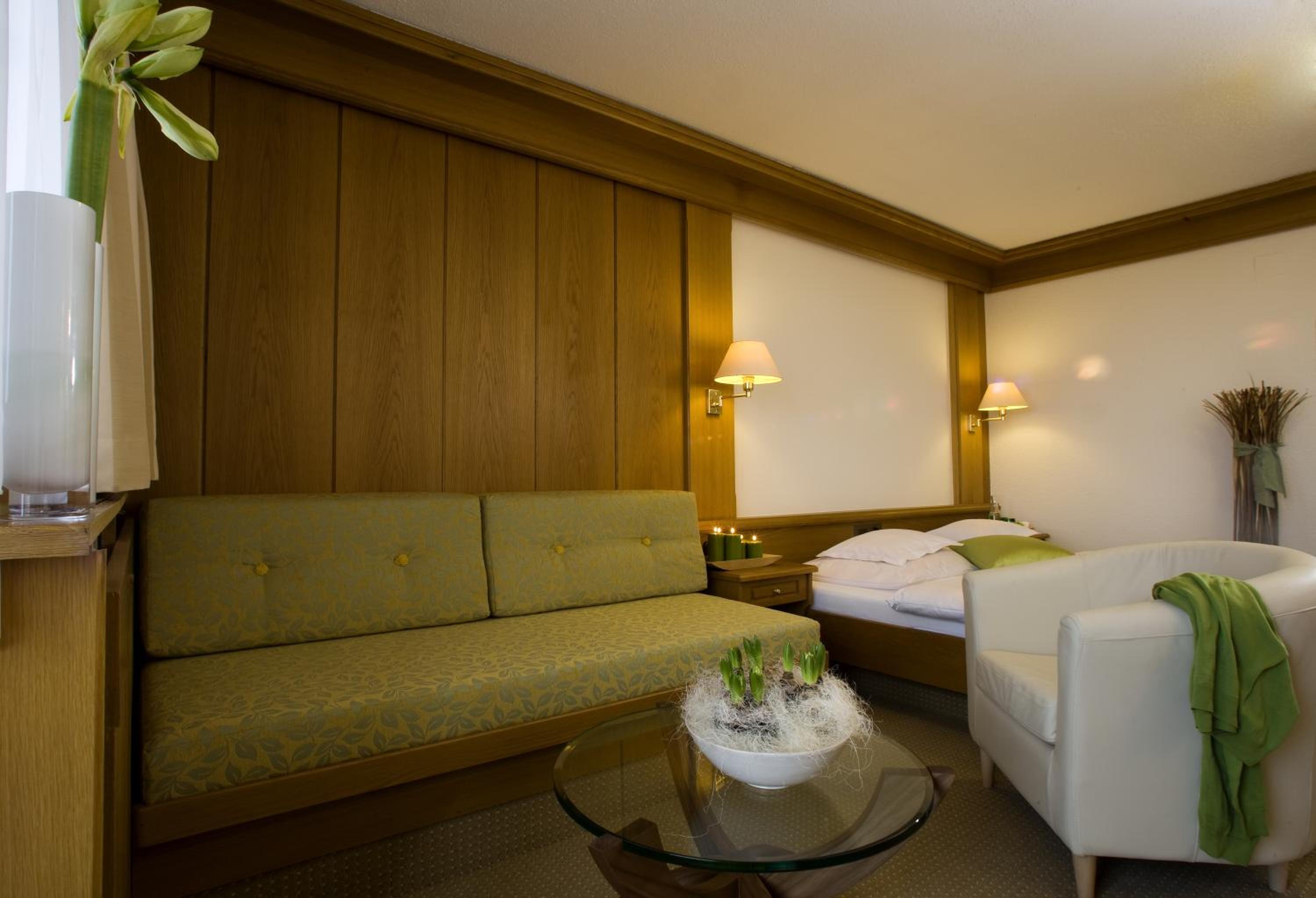Classic Double Room with Balcony photo 2