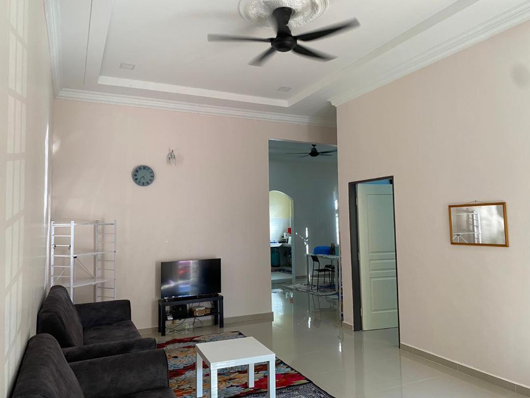 Three-Bedroom House photo 1
