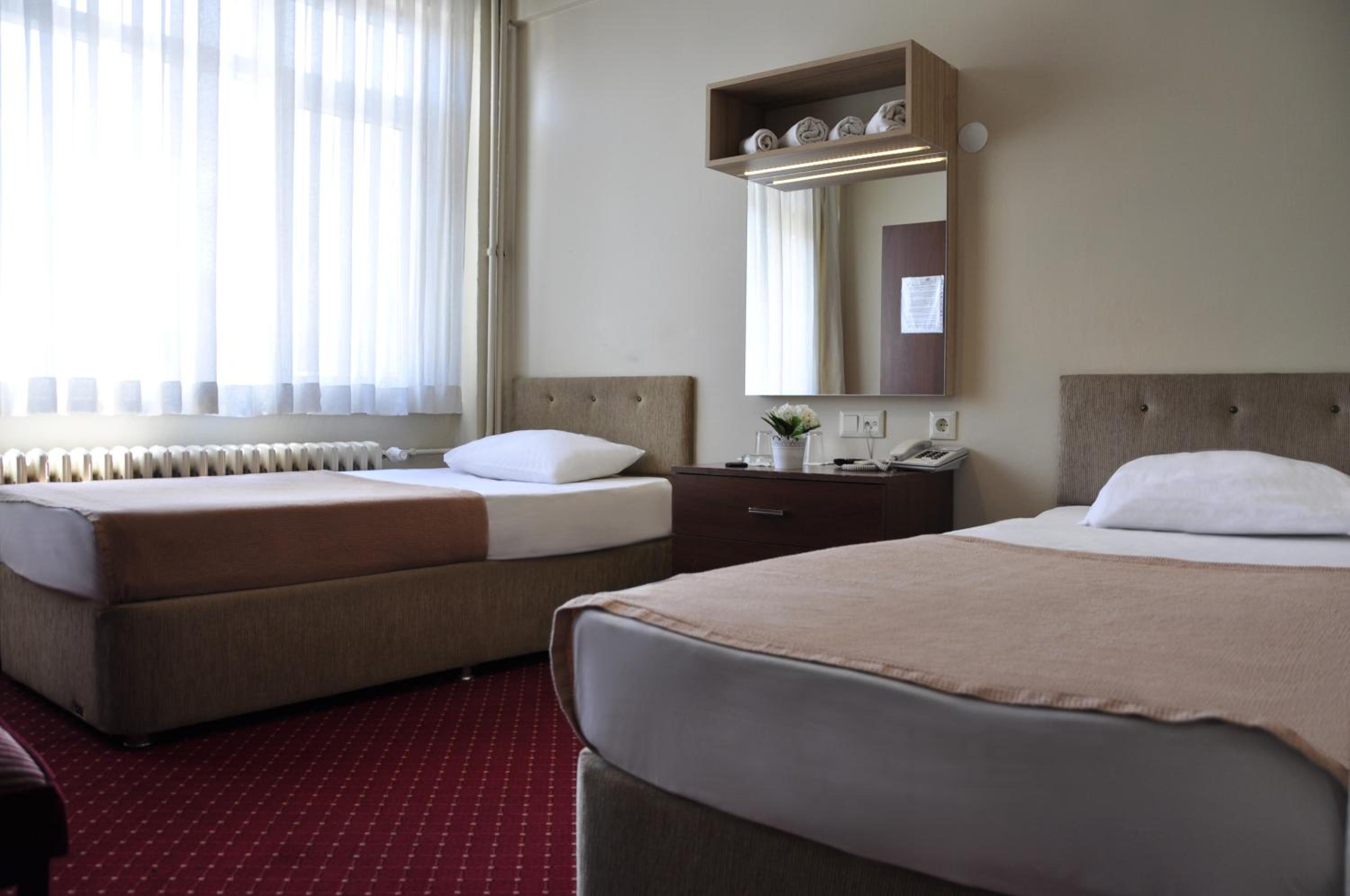 Standard Twin Room photo 2