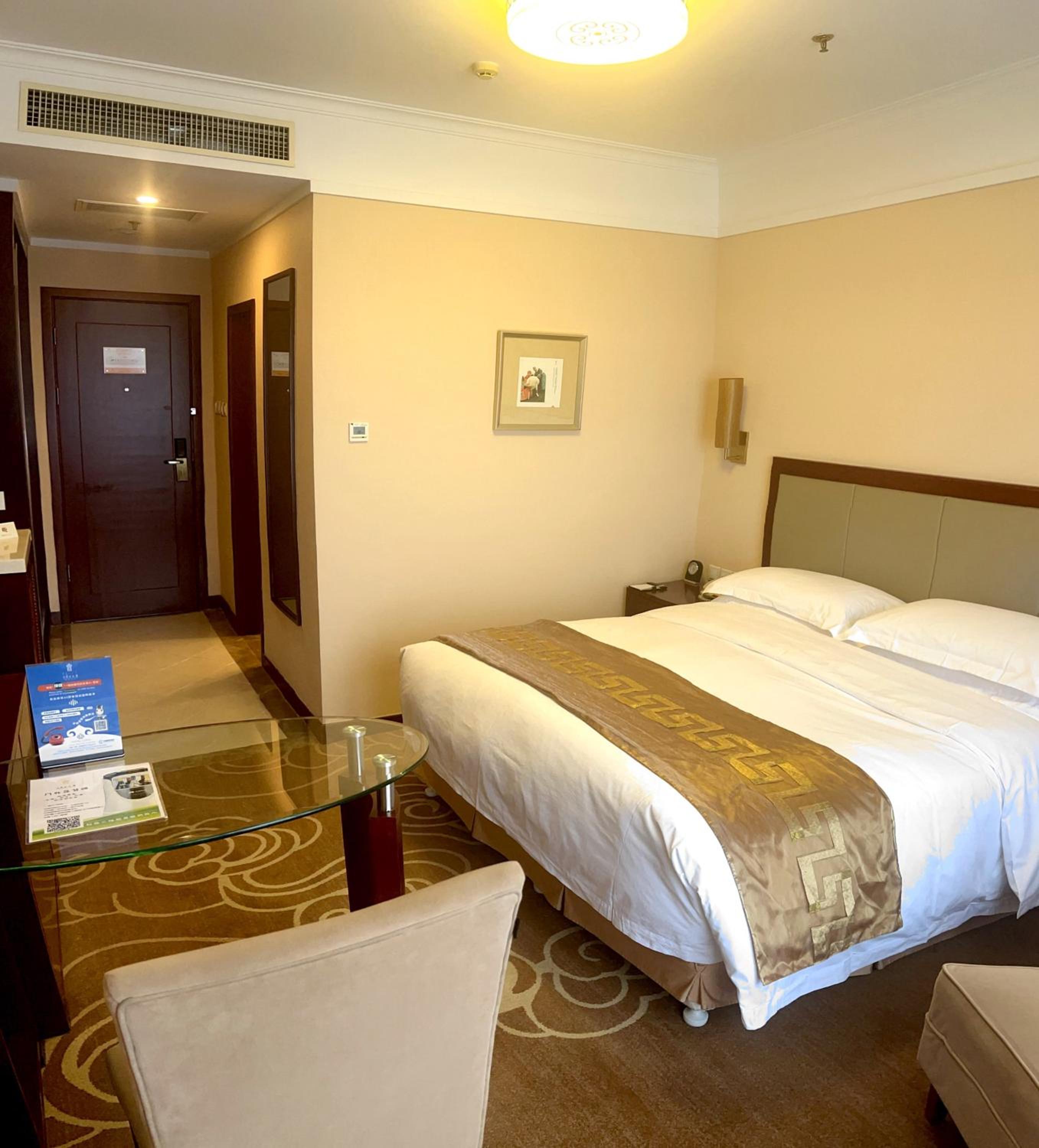 Standard King Room (includes two afternoon teas)Available 2:00-5:00 PM at Manas Western Restaurant on 1st Floor.Valid only on the first day of stay