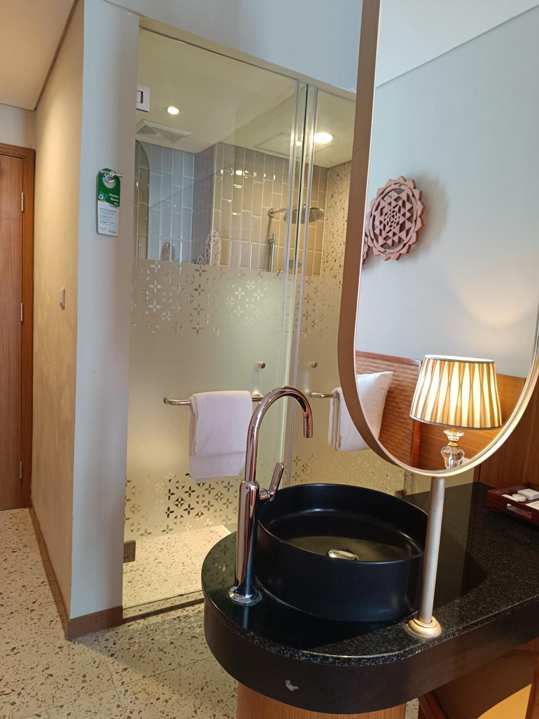 Executive King Room - Non-Smoking - Photo 2