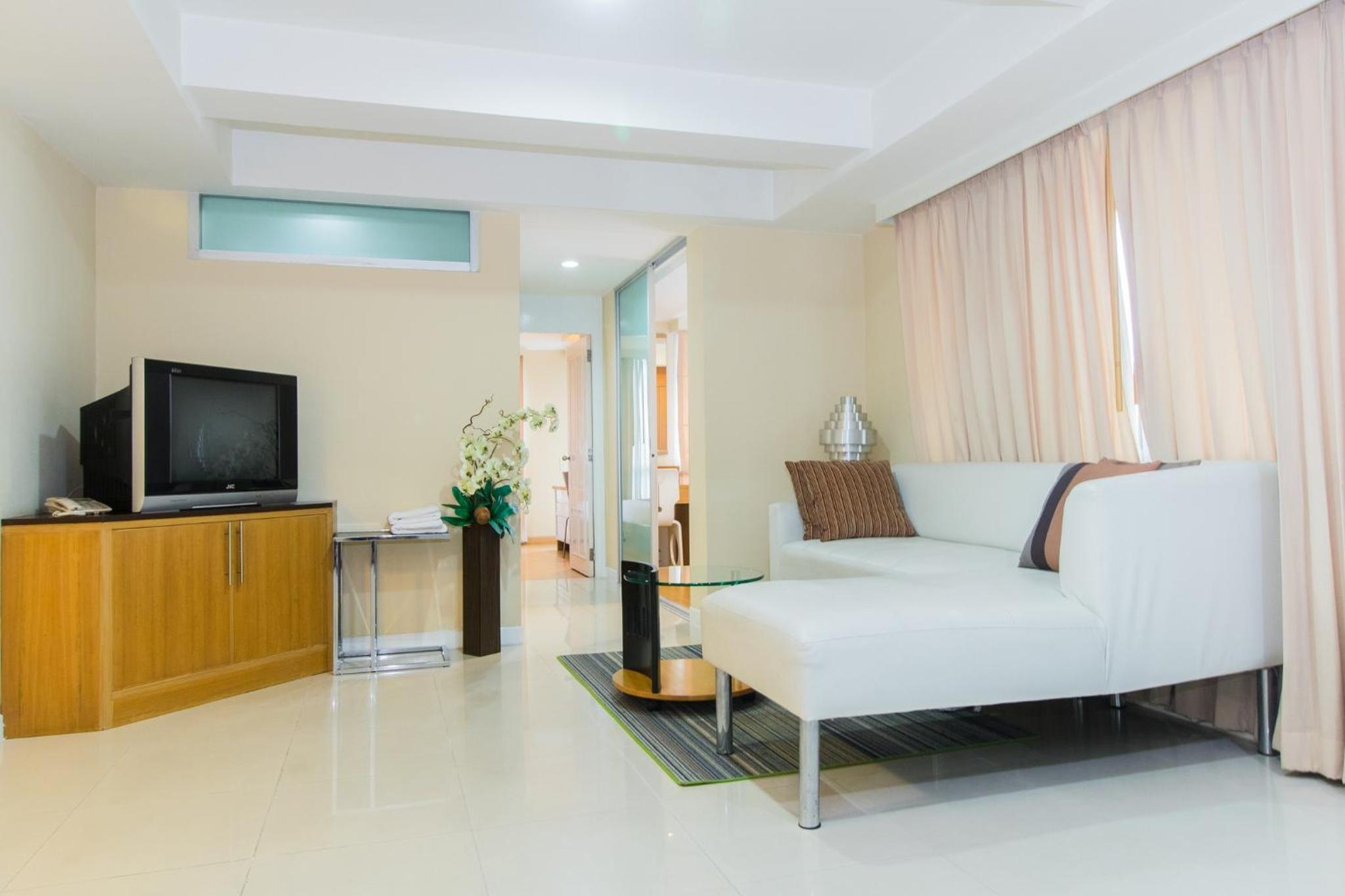 Two-Bedroom Apartment - D photo 2