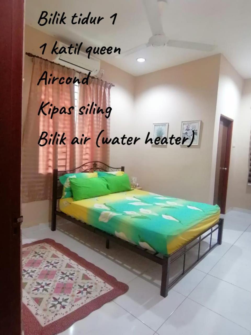 Three-Bedroom House photo 2