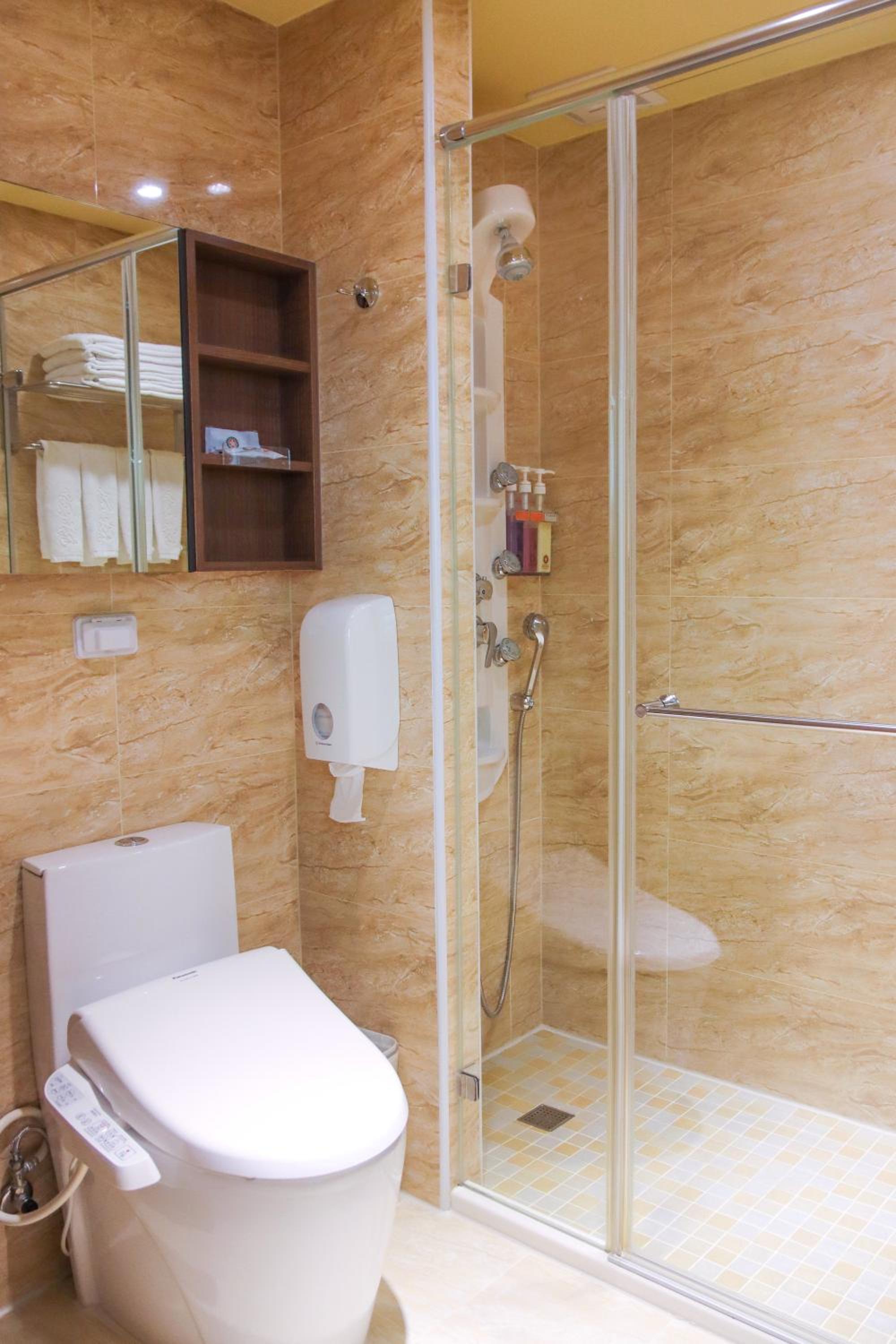 Standard Quadruple Room - Photo 4